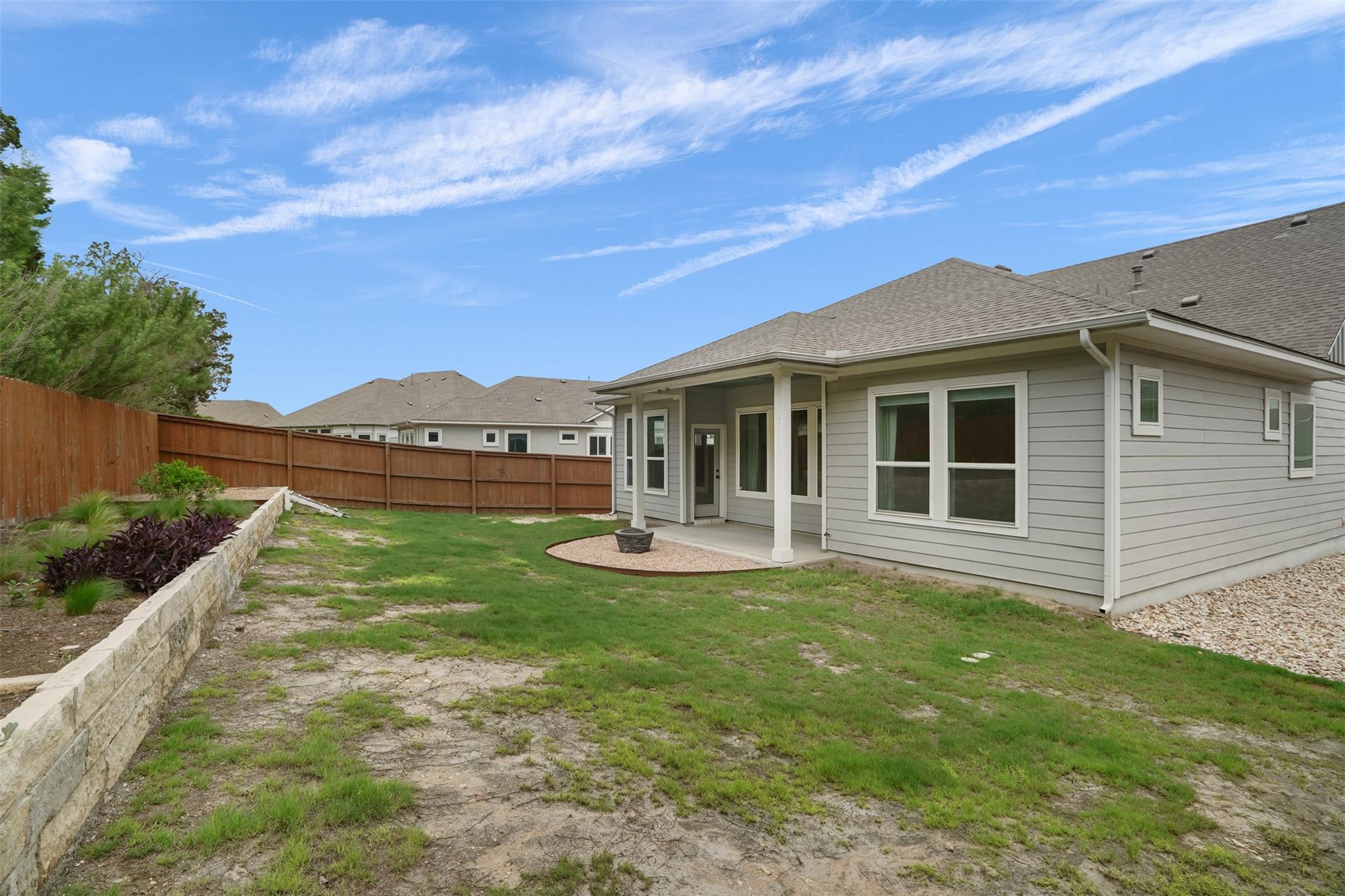 522 Dayridge Dr, Dripping Springs, TX 78620