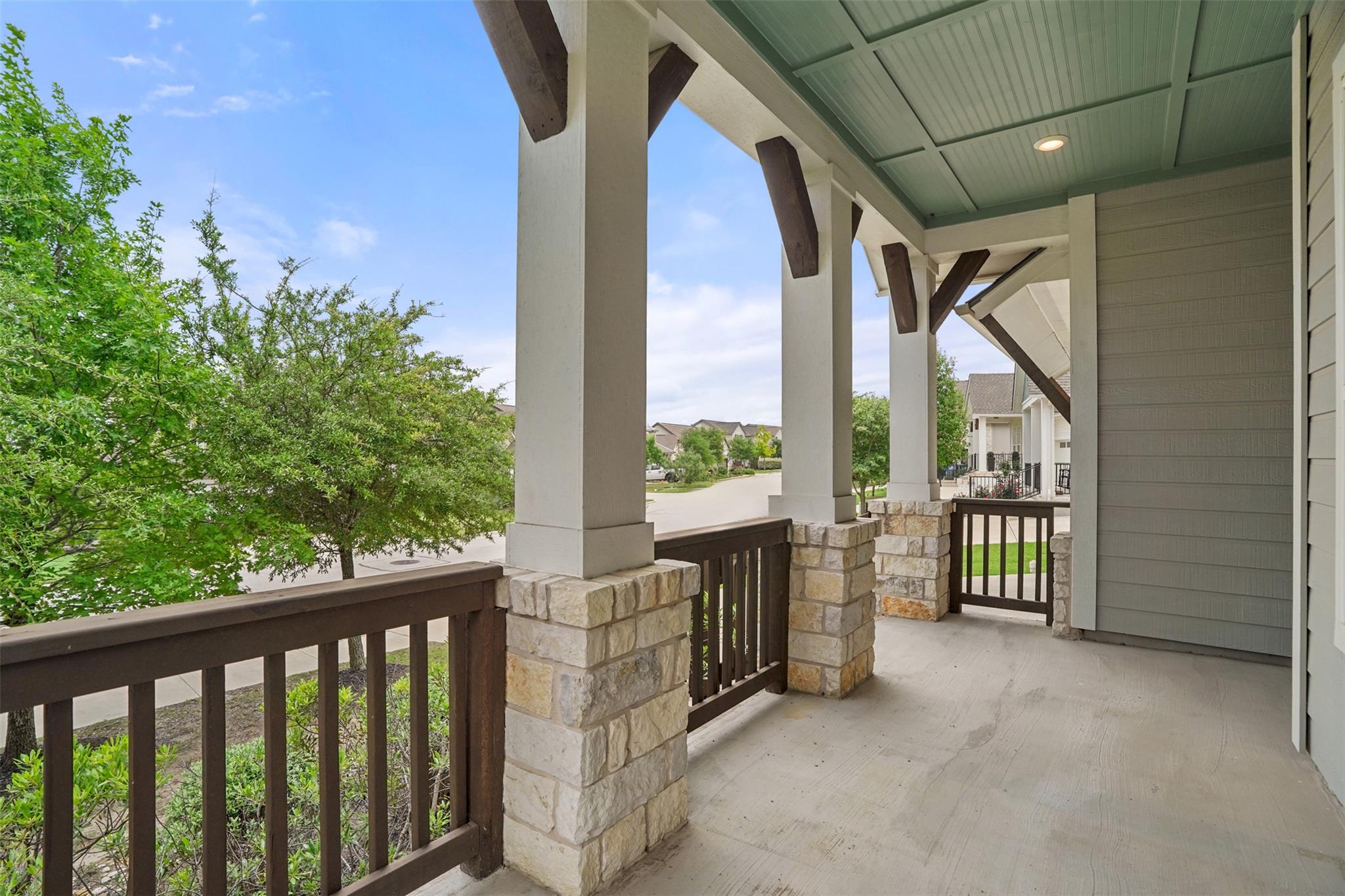 522 Dayridge Dr, Dripping Springs, TX 78620