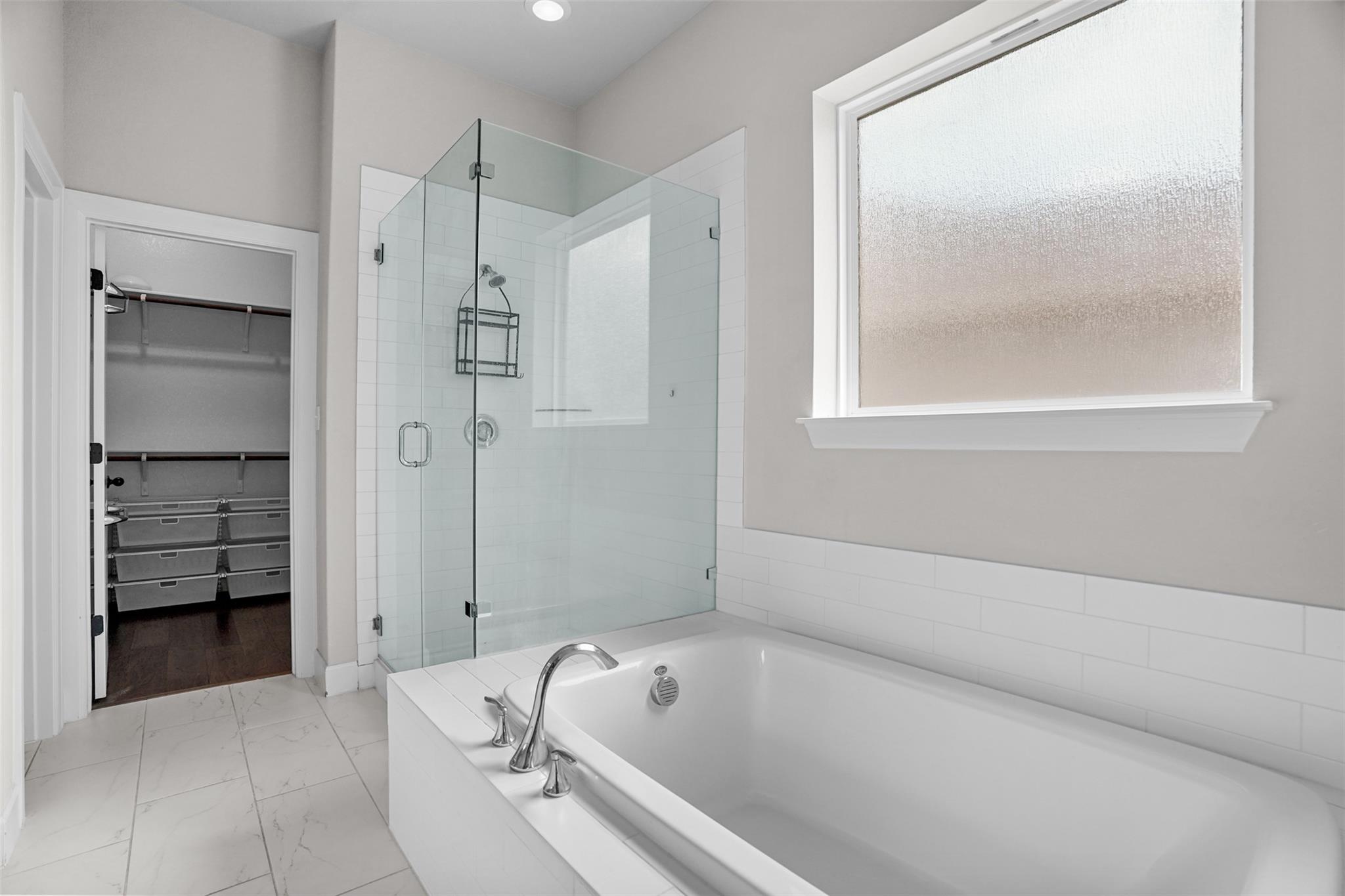 522 Dayridge Dr, Dripping Springs, TX 78620