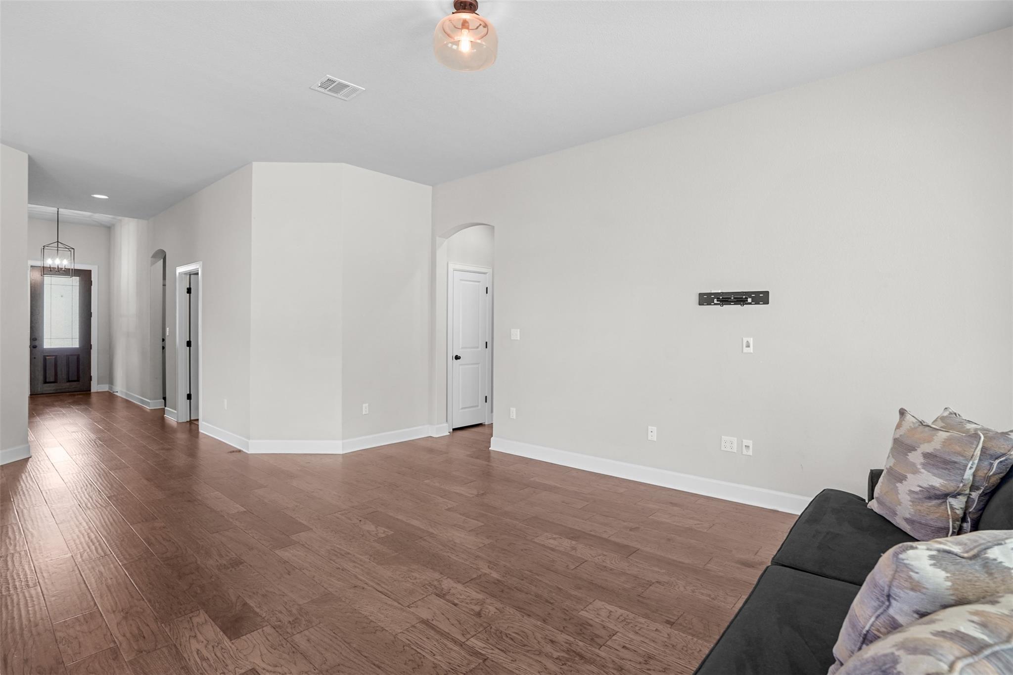 522 Dayridge Dr, Dripping Springs, TX 78620