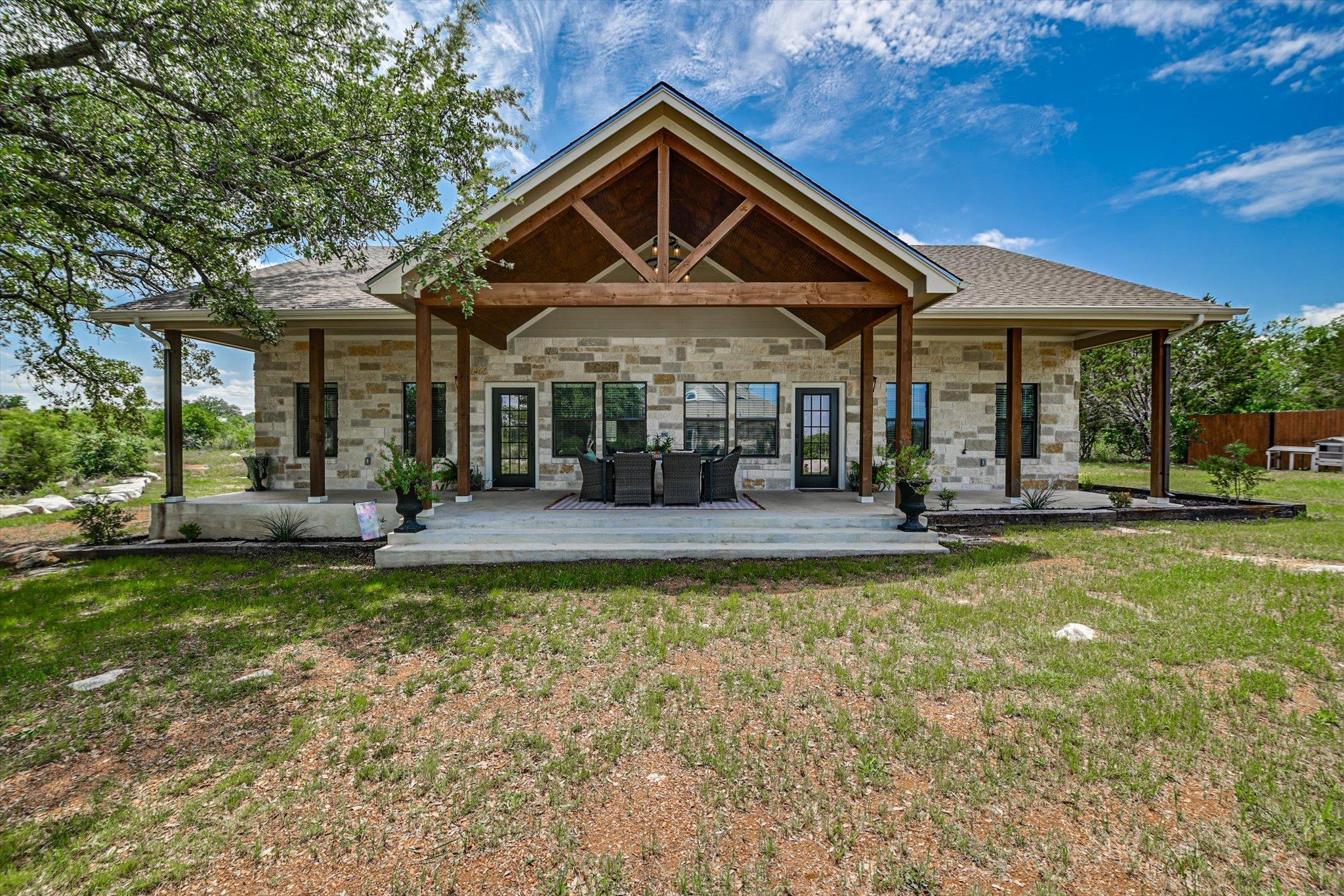 108 High Plains Trl, Spicewood, TX 78669