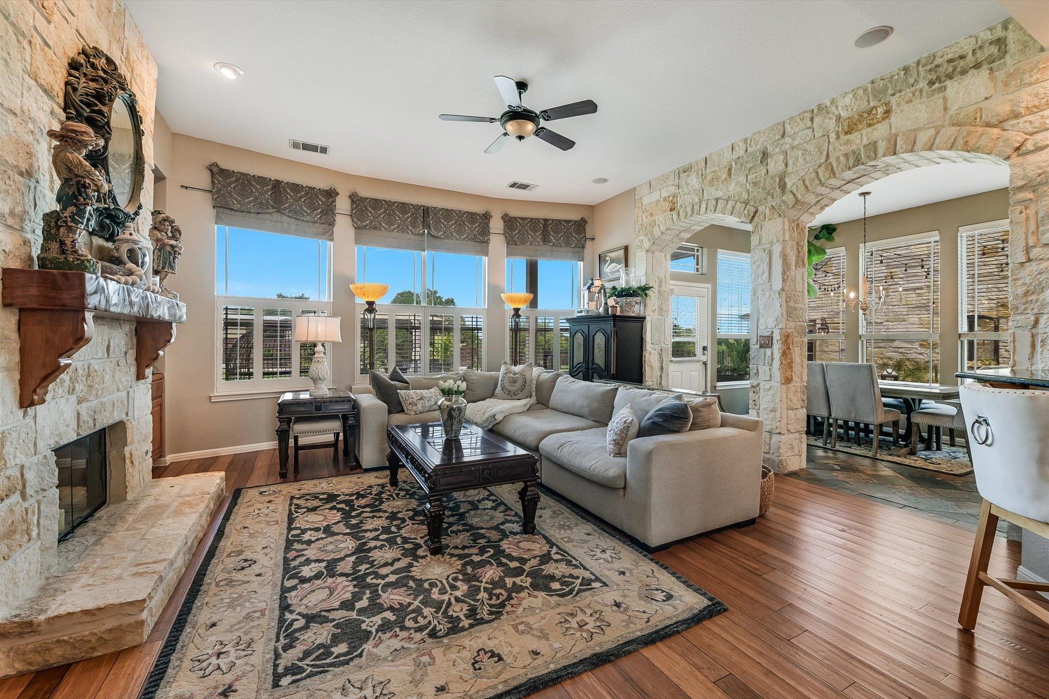 108 High Plains Trl, Spicewood, TX 78669