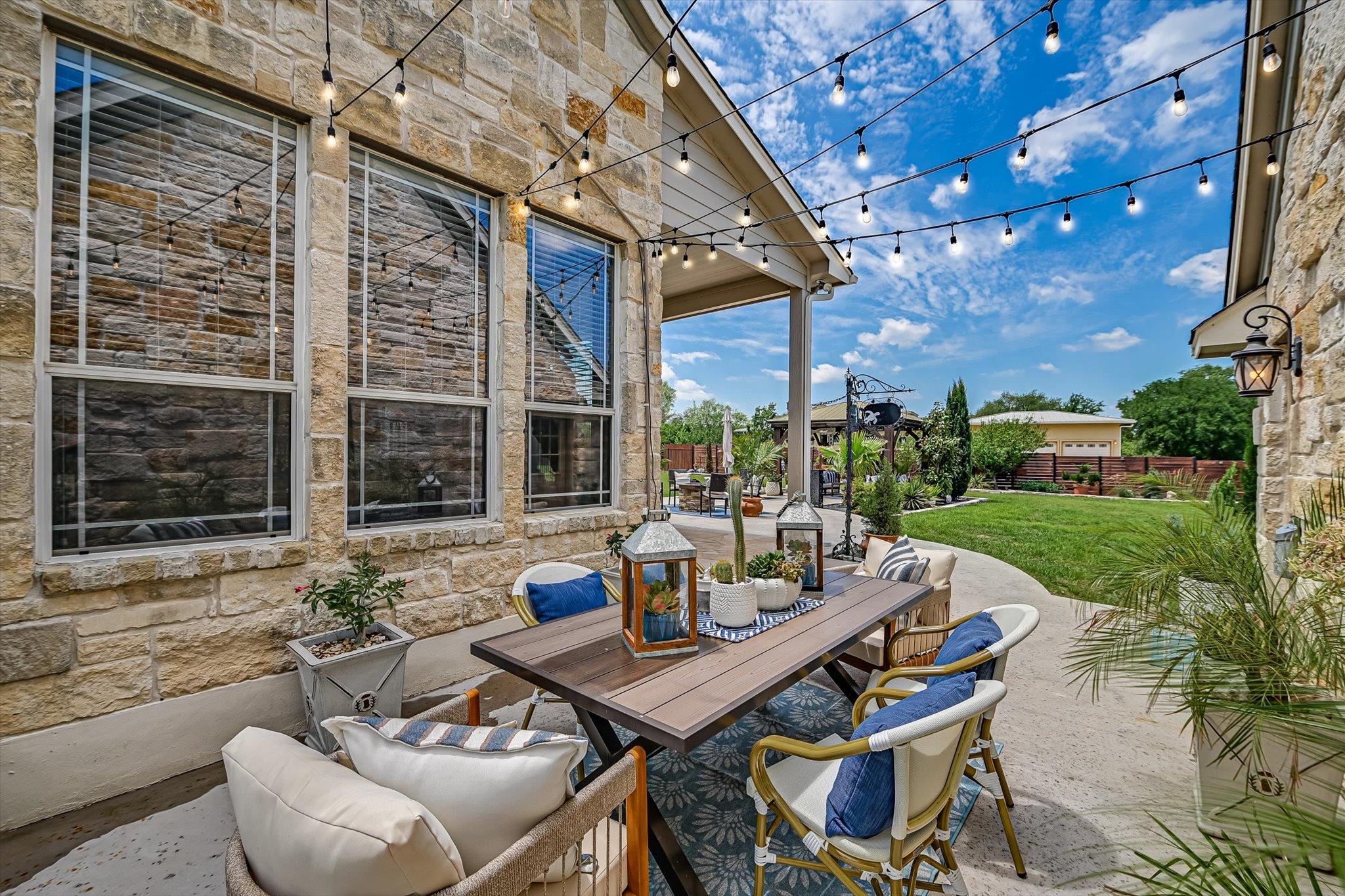 108 High Plains Trl, Spicewood, TX 78669
