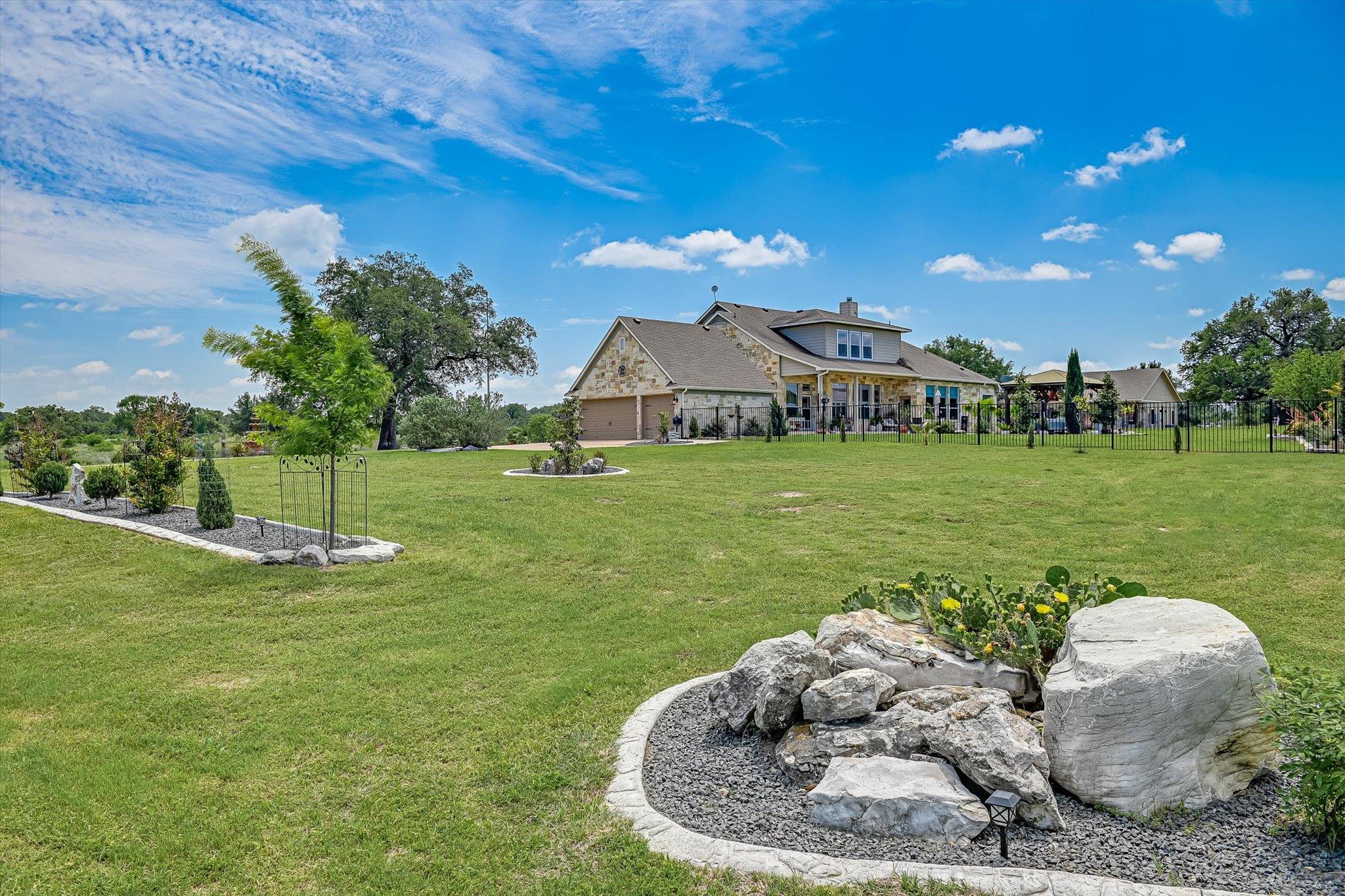 108 High Plains Trl, Spicewood, TX 78669