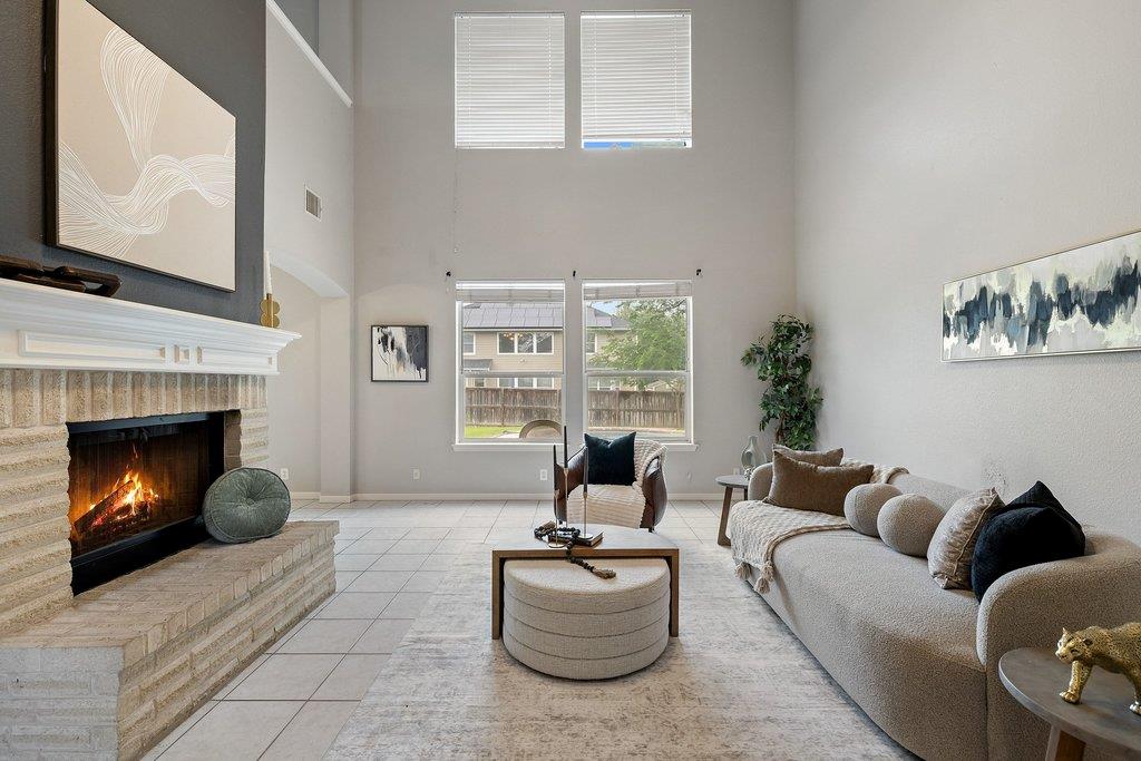 208 Settlers Valley Dr, Pflugerville, TX 78660