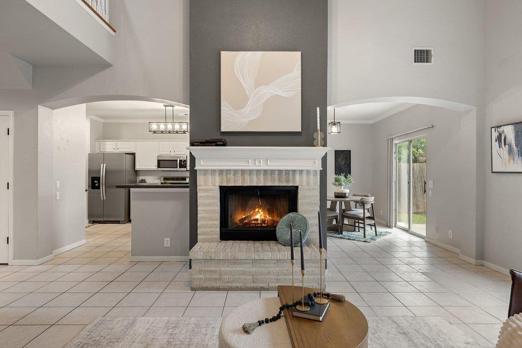 208 Settlers Valley Dr, Pflugerville, TX 78660