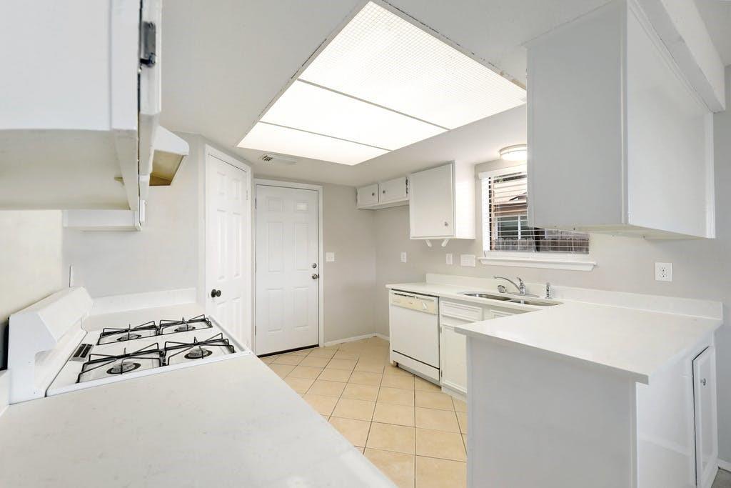 1214 Doonesbury Dr, Austin, TX 78758