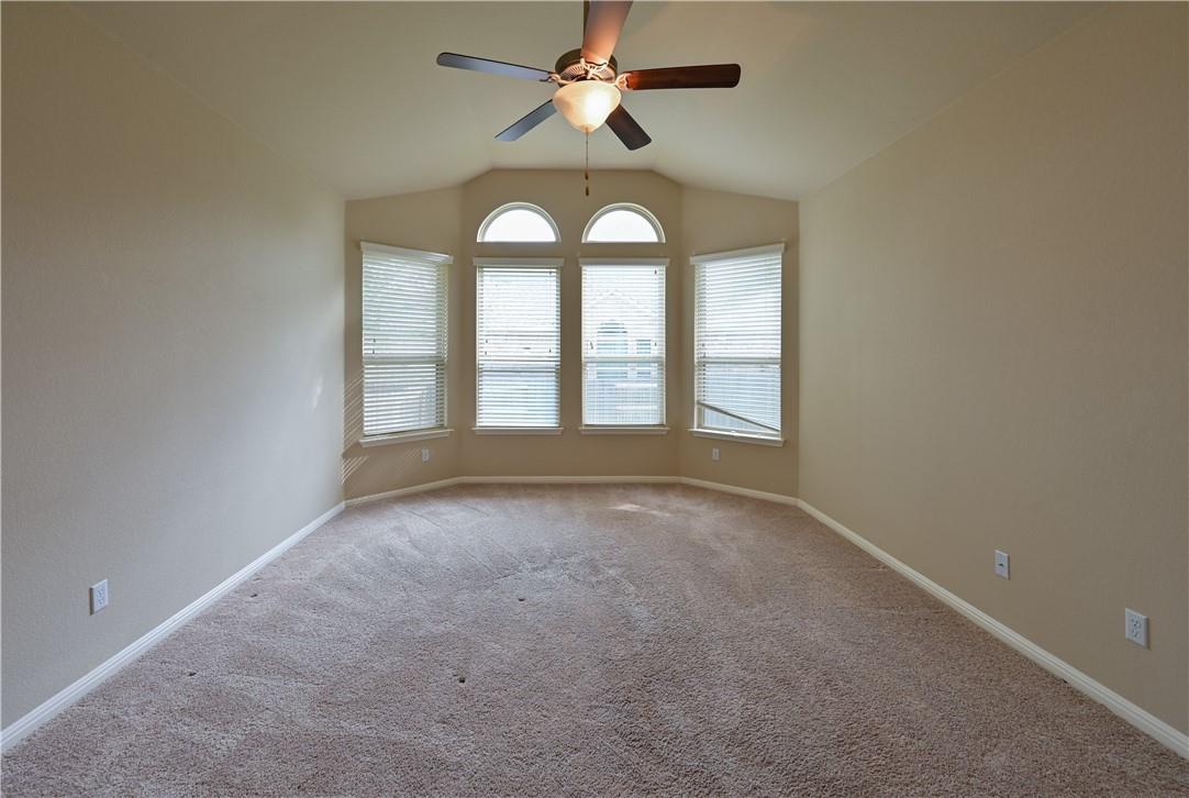 100 Lake Mineral Wells Dr, Georgetown, TX 78628