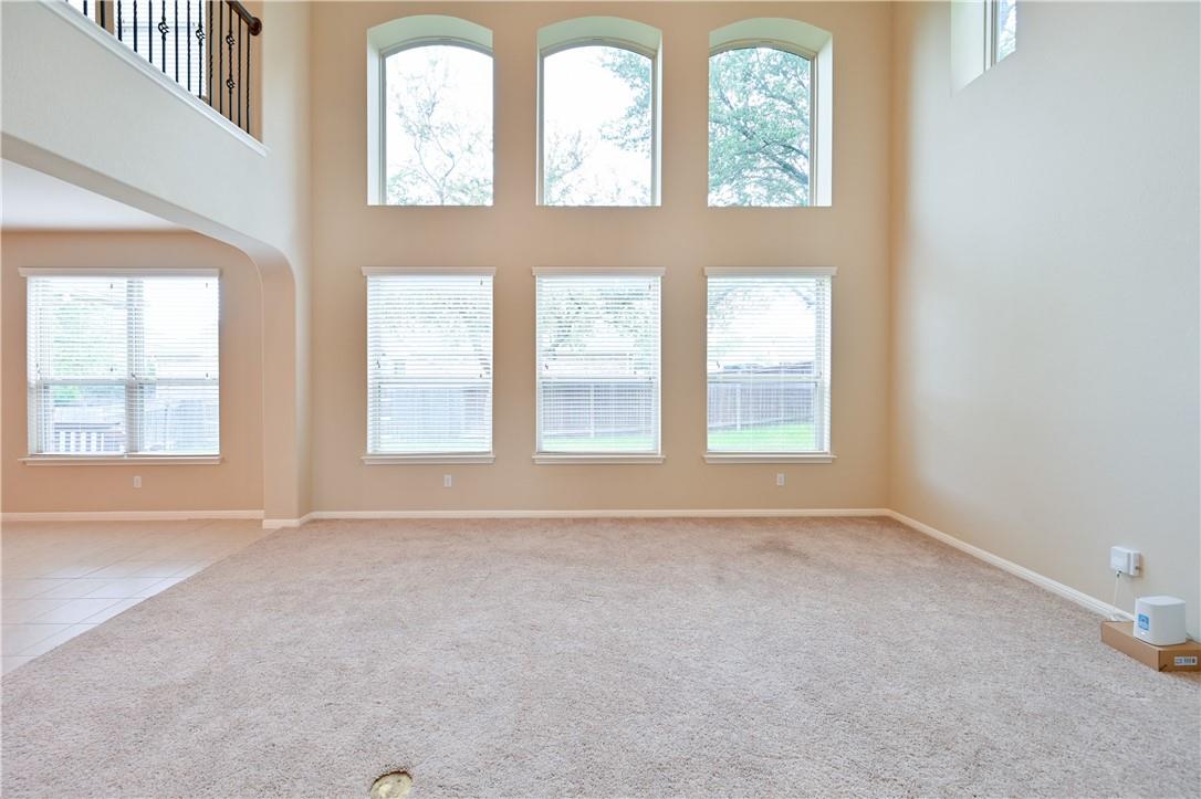 100 Lake Mineral Wells Dr, Georgetown, TX 78628