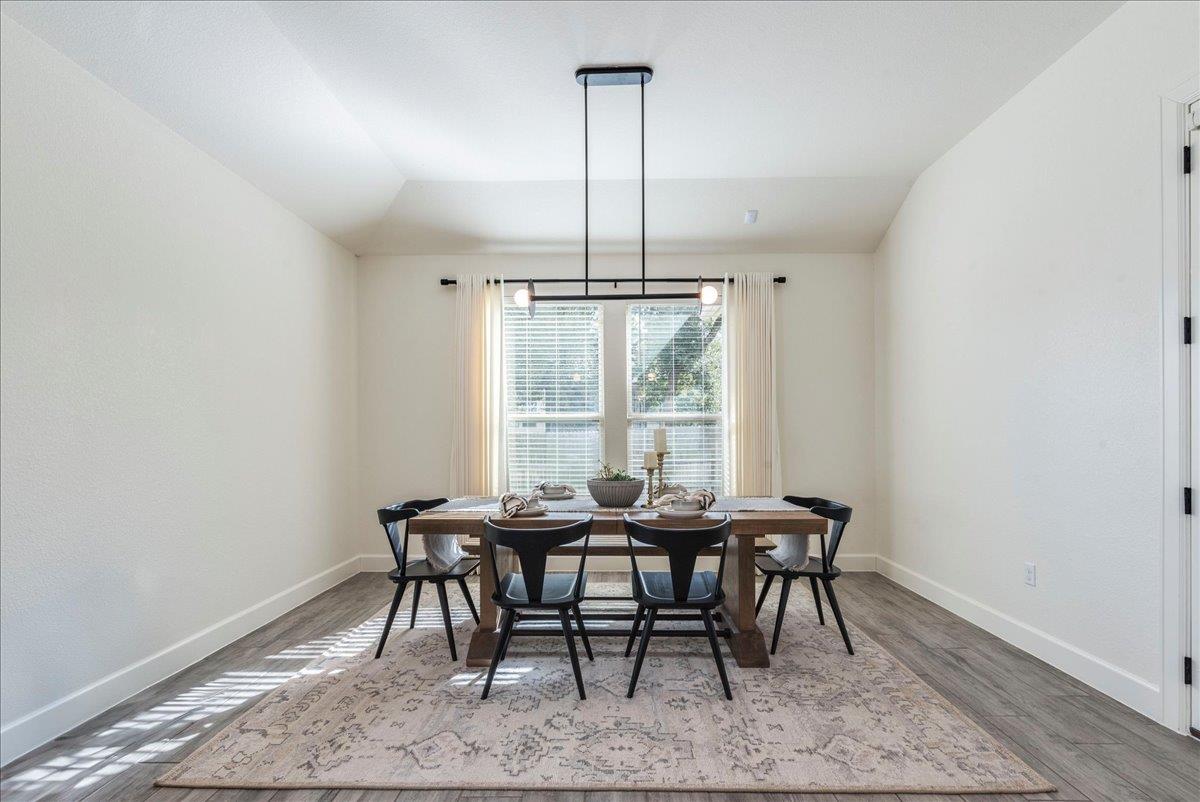 252 Double L Dr, Dripping Springs, TX 78620