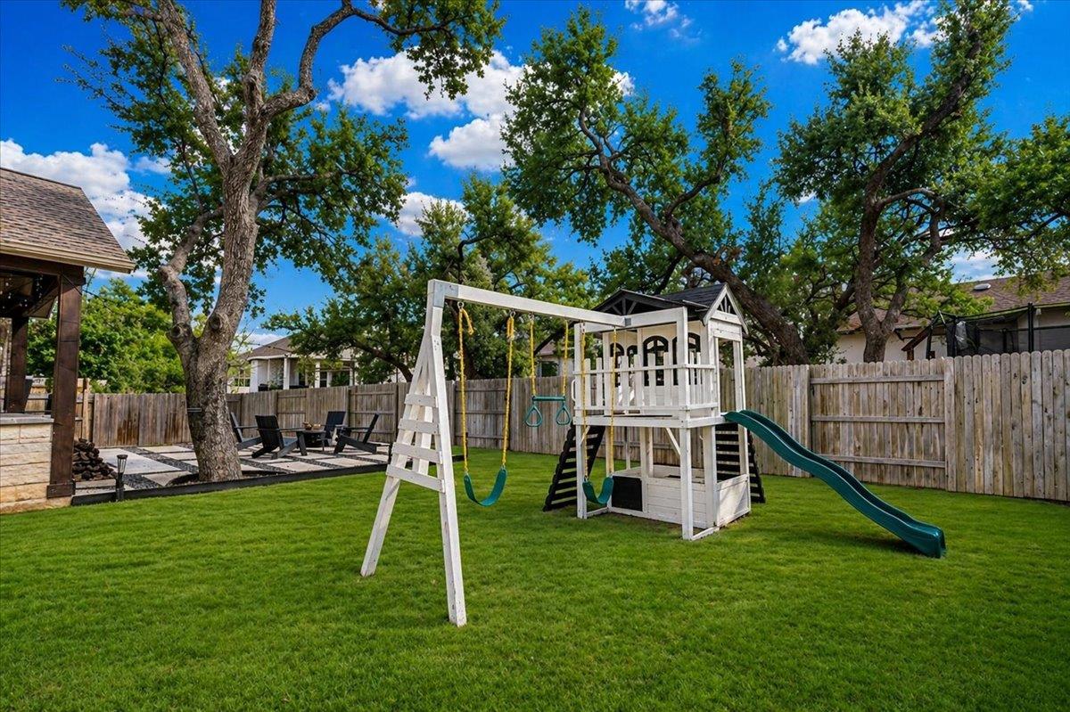 252 Double L Dr, Dripping Springs, TX 78620