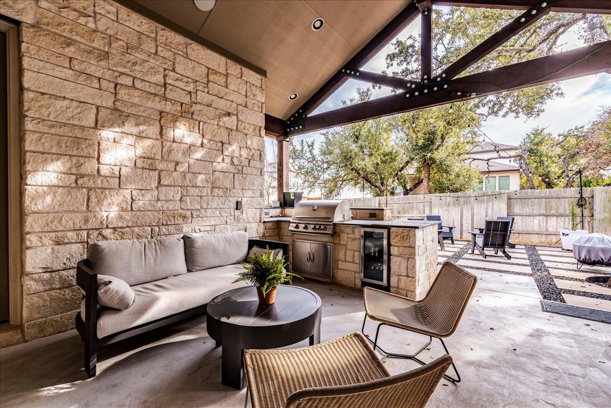252 Double L Dr, Dripping Springs, TX 78620