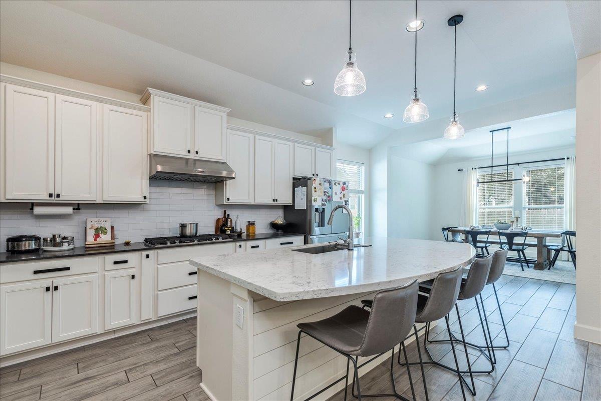 252 Double L Dr, Dripping Springs, TX 78620