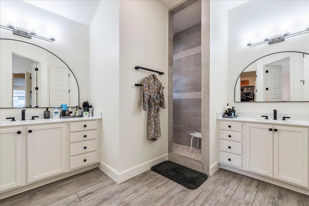 252 Double L Dr, Dripping Springs, TX 78620