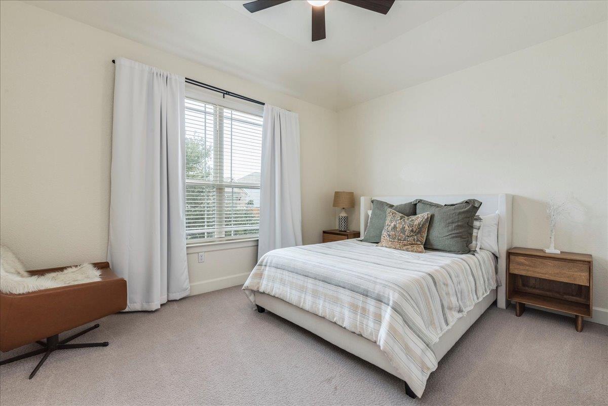 252 Double L Dr, Dripping Springs, TX 78620