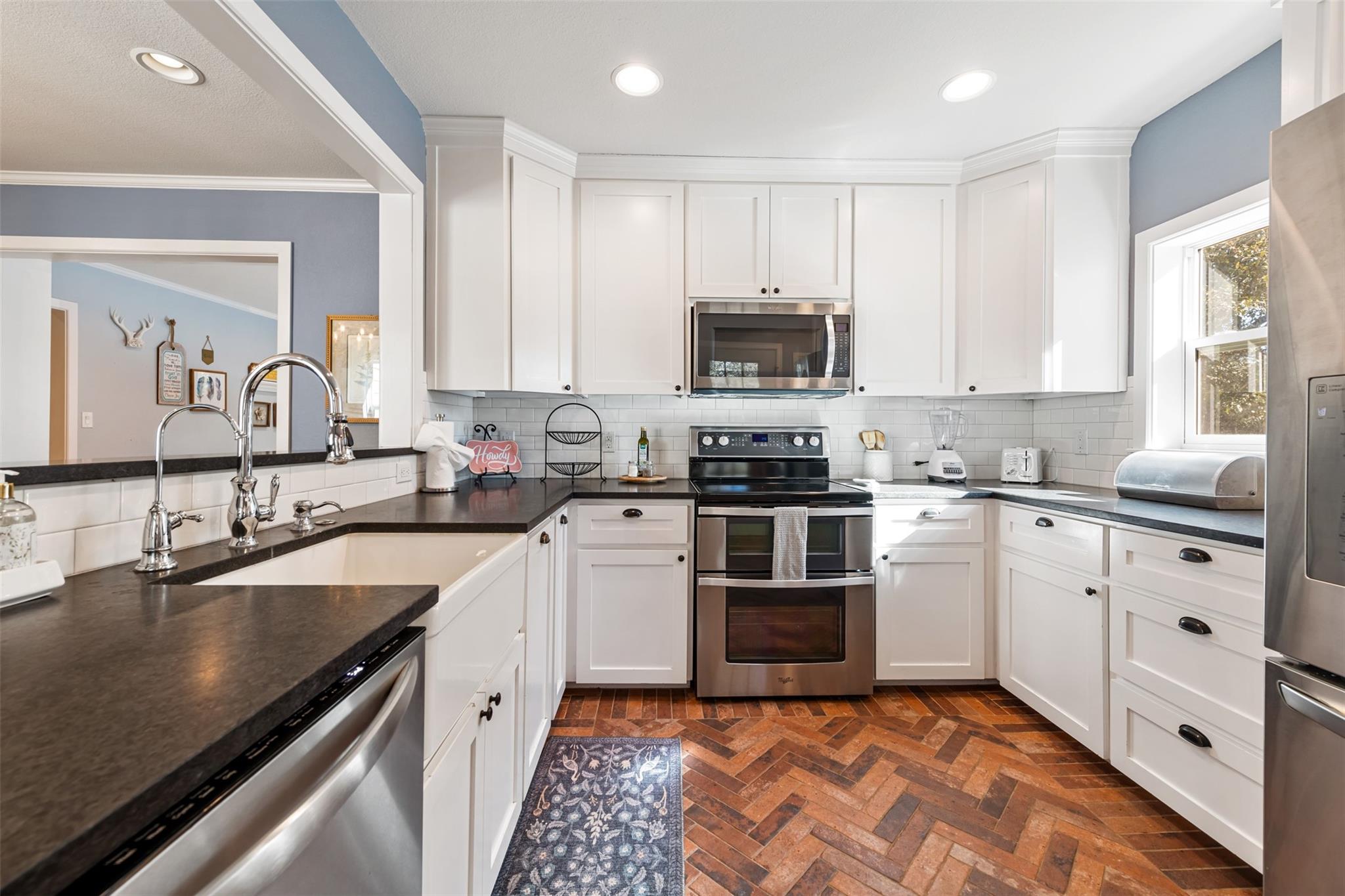 1610 Pace Bend Rd N, Spicewood, TX 78669