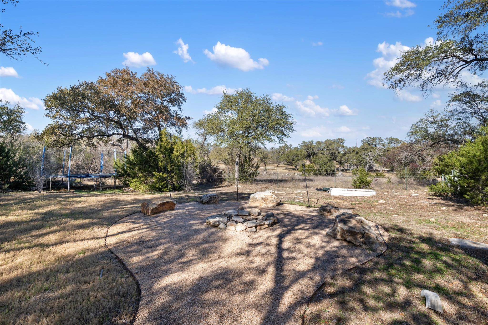 1610 Pace Bend Rd N, Spicewood, TX 78669