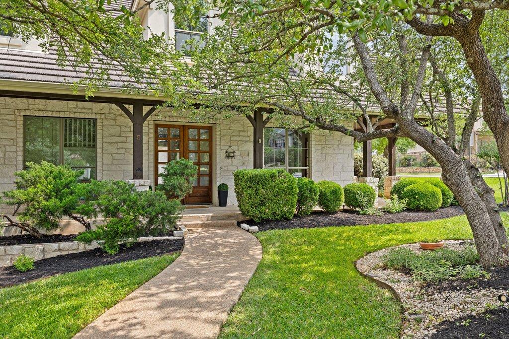 2 Dovedale Cv, The Hills, TX 78738