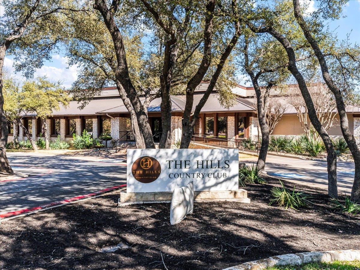 2 Dovedale Cv, The Hills, TX 78738