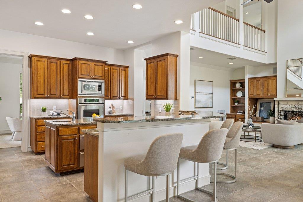 2 Dovedale Cv, The Hills, TX 78738