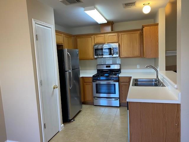 107 Harvest Ln, Hutto, TX 78634