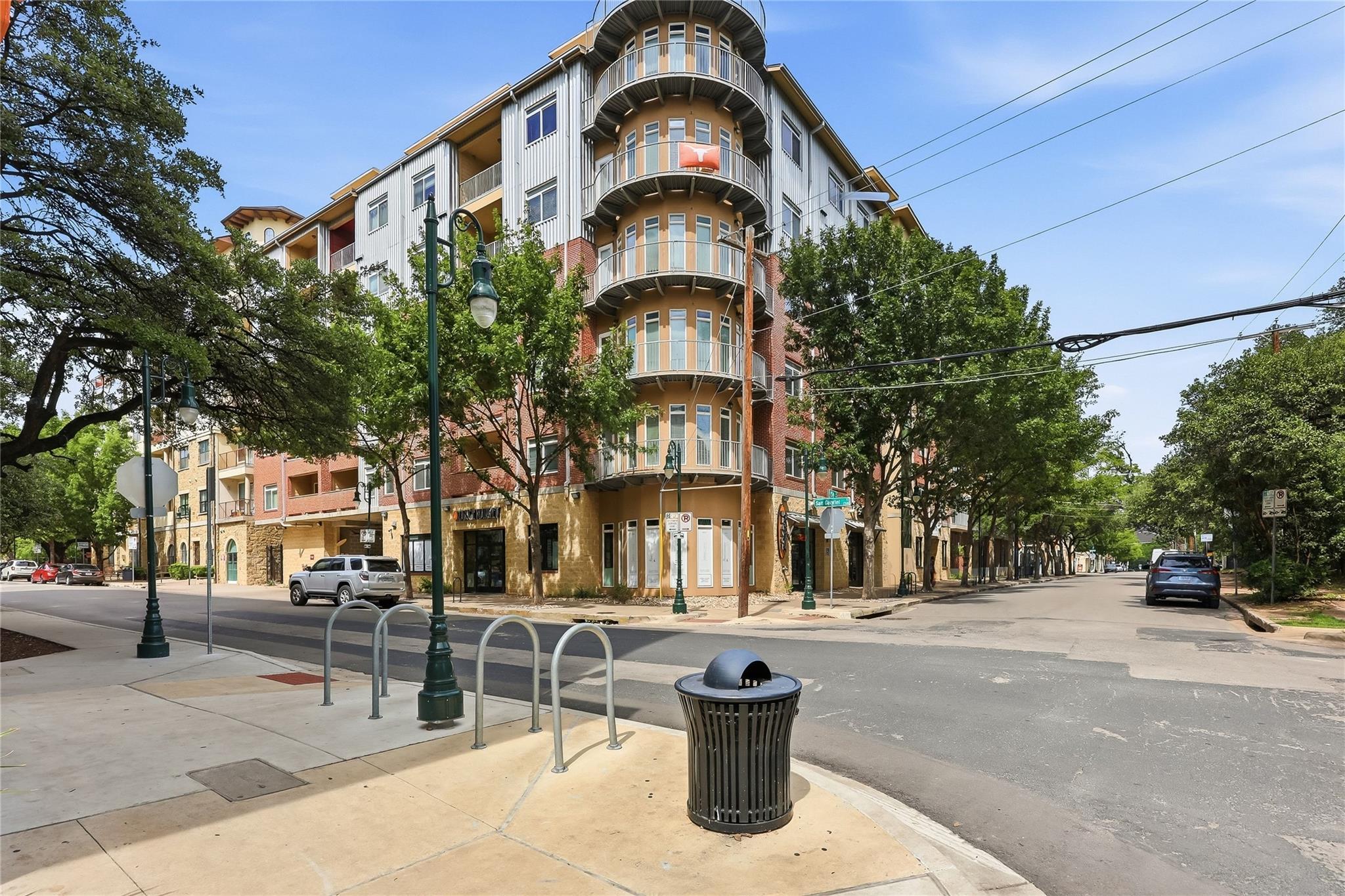 910 W 25th St # 507, Austin, TX 78705