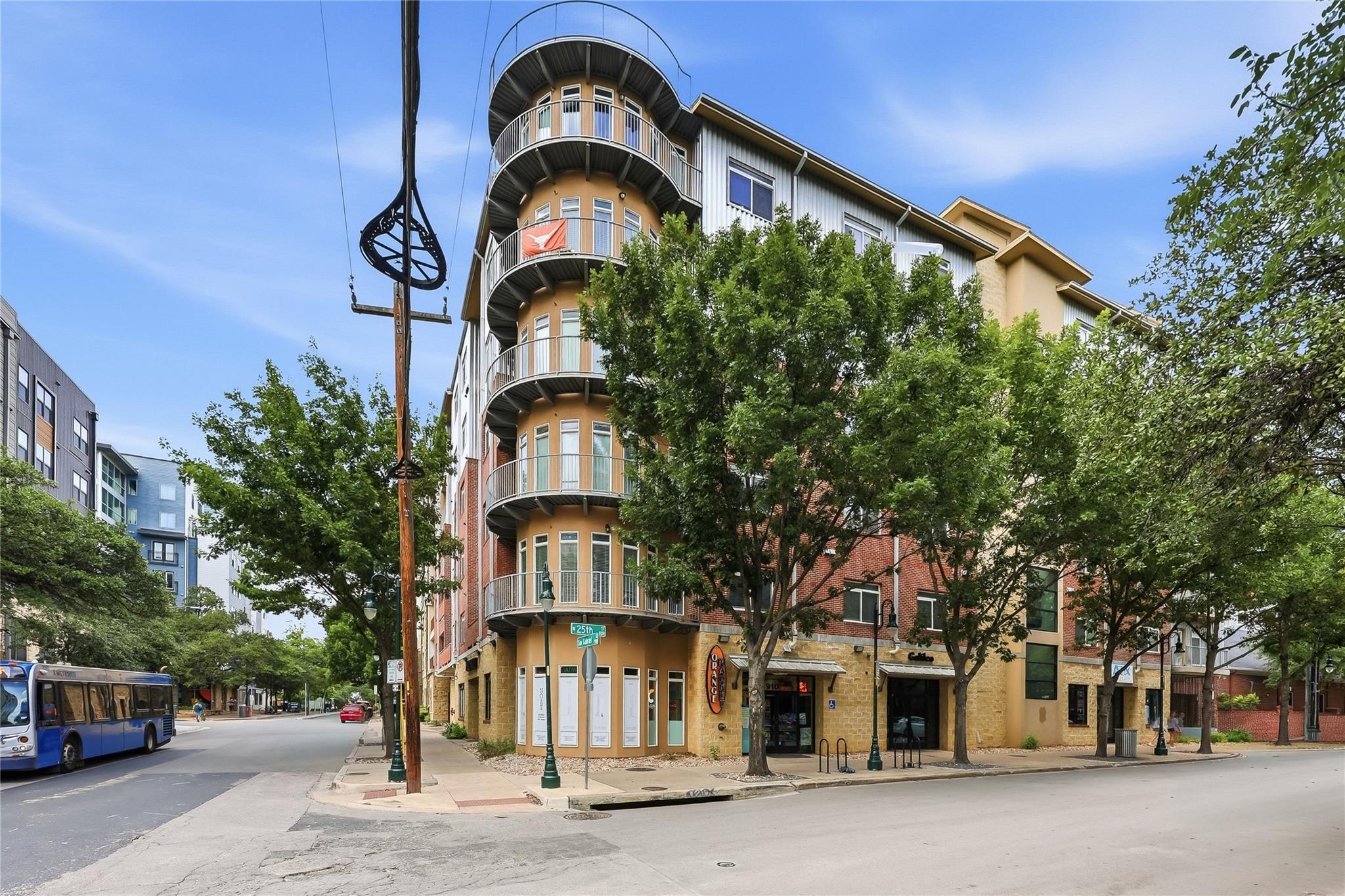 910 W 25th St # 507, Austin, TX 78705