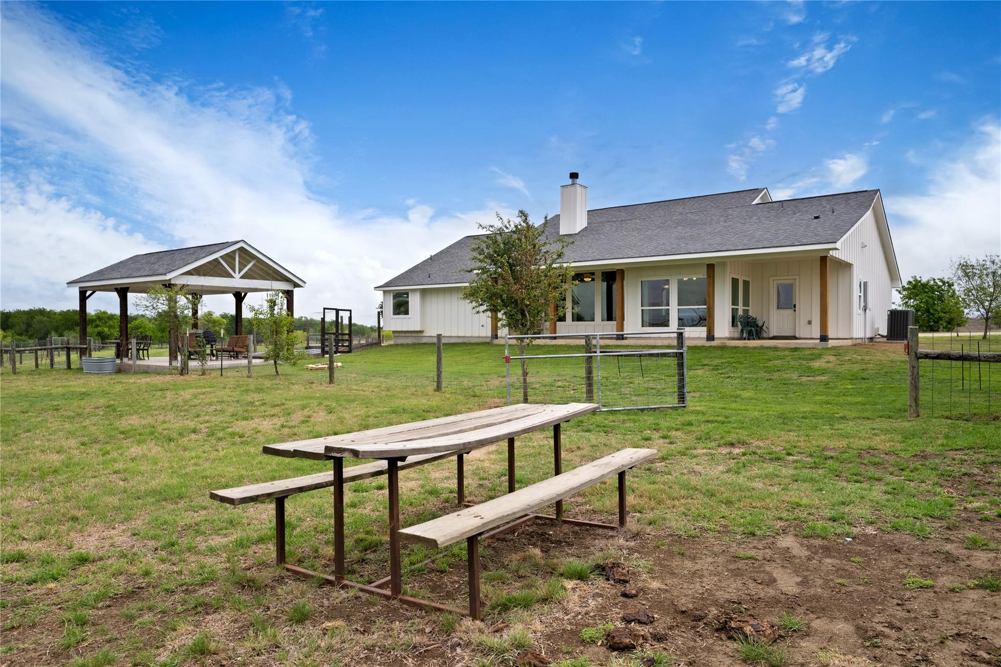 1854 County Road 464, Elgin, TX 78621