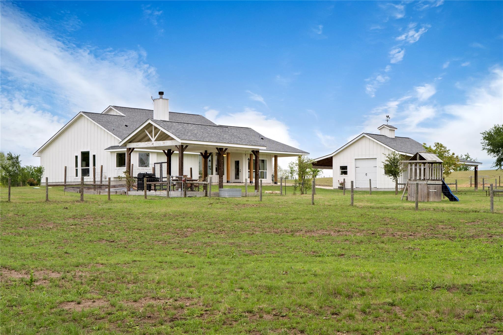 1854 County Road 464, Elgin, TX 78621