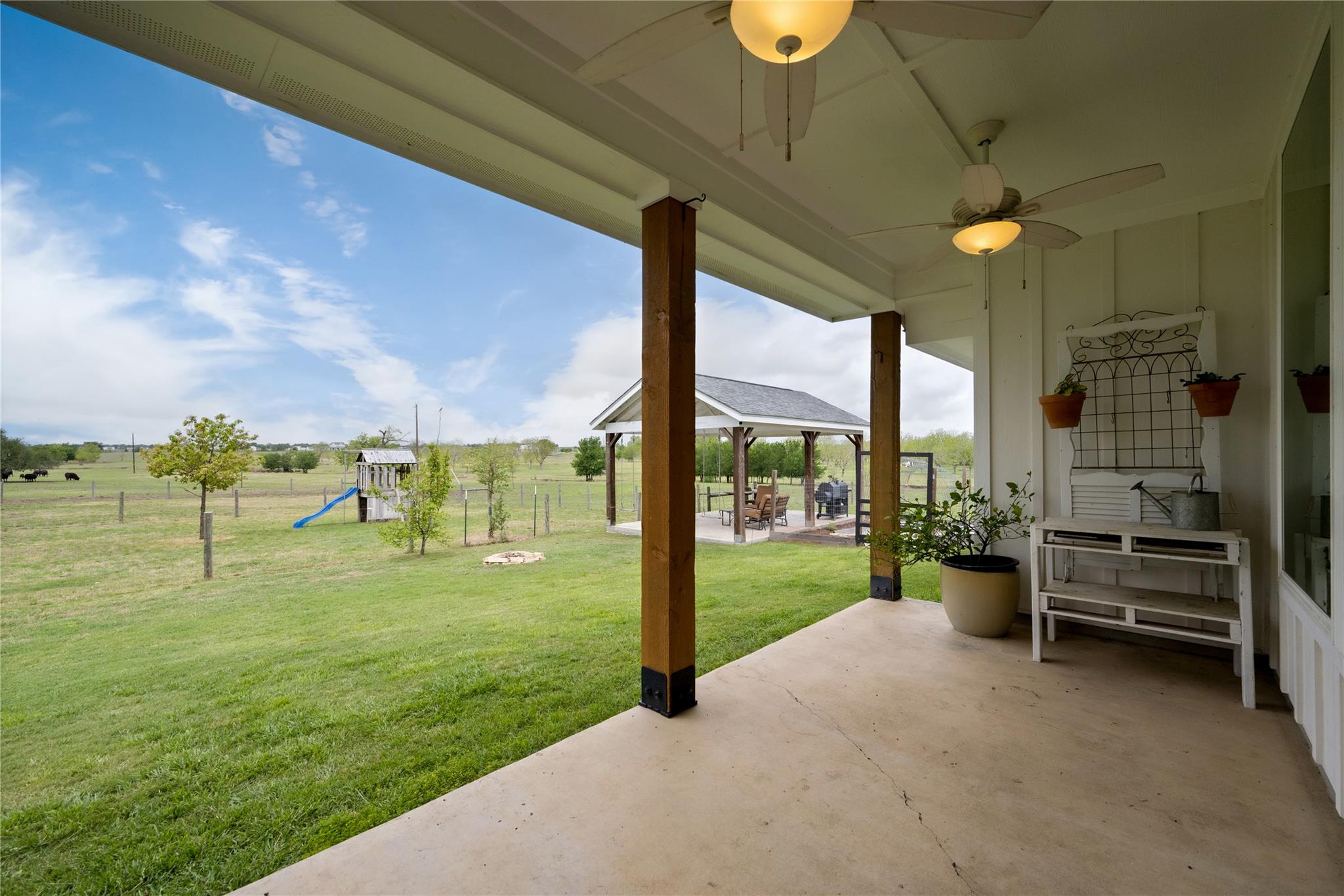 1854 County Road 464, Elgin, TX 78621