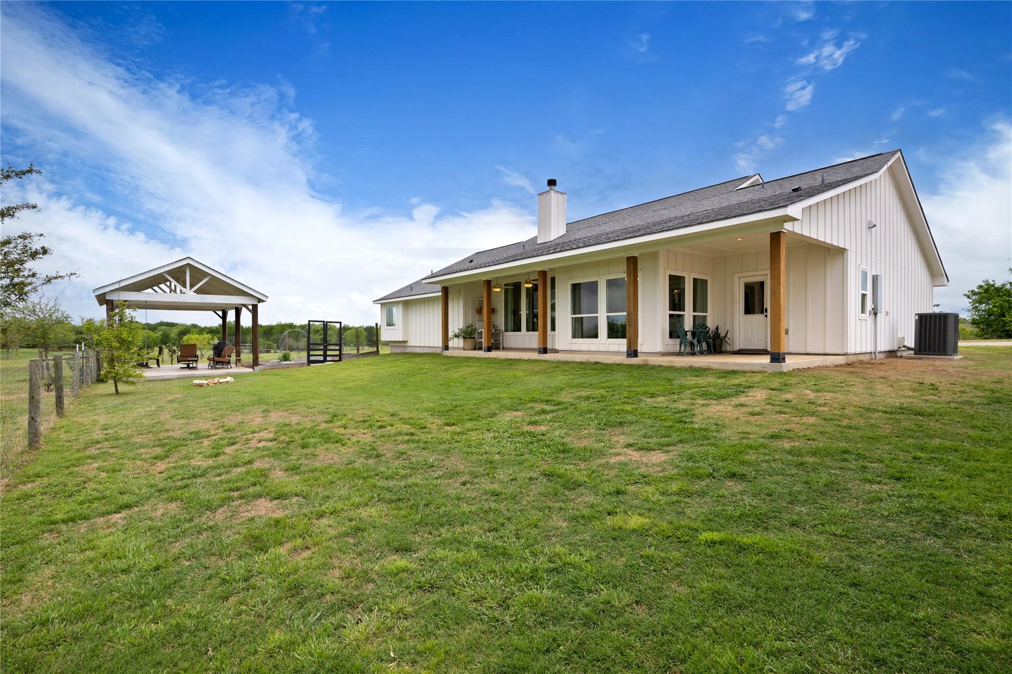 1854 County Road 464, Elgin, TX 78621