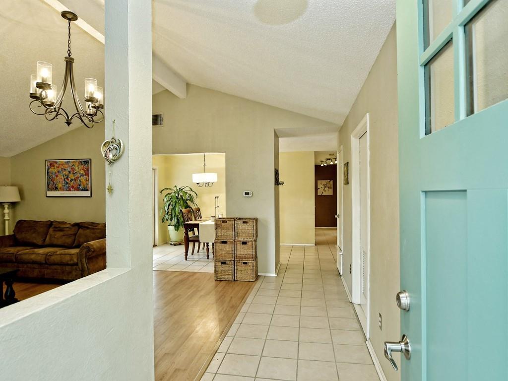 11108 Applewood Dr, Austin, TX 78758