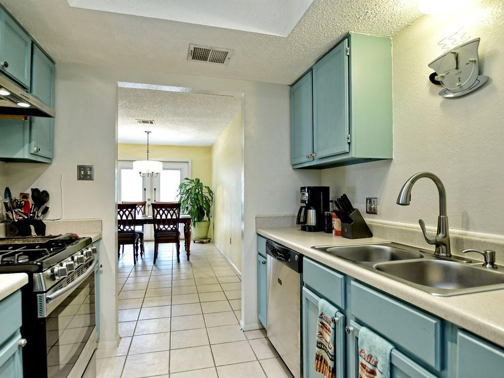 11108 Applewood Dr, Austin, TX 78758