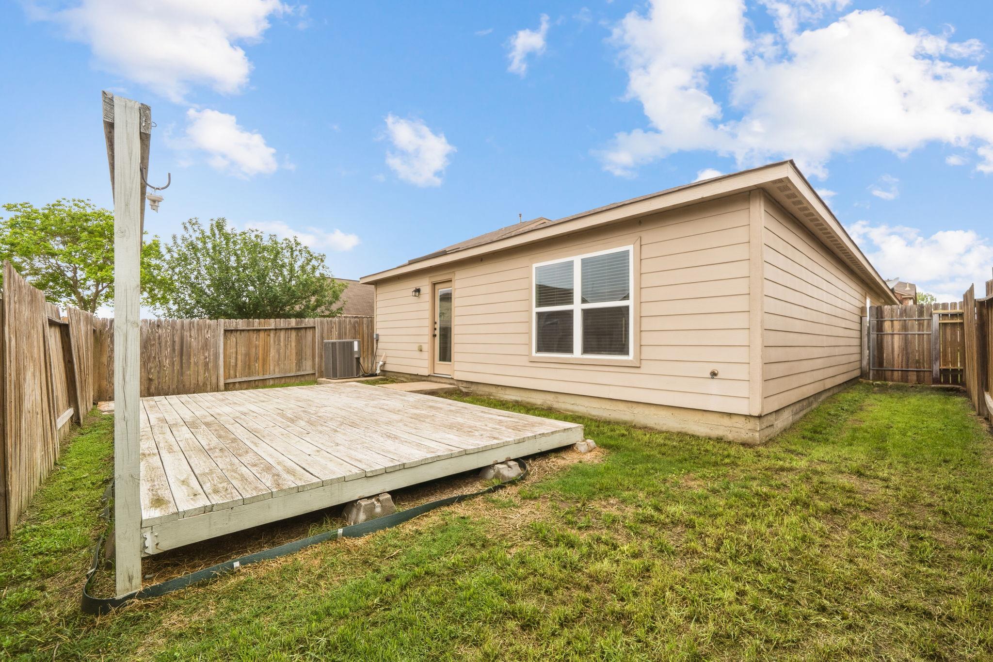 1437 Treeta Trl, Kyle, TX 78640