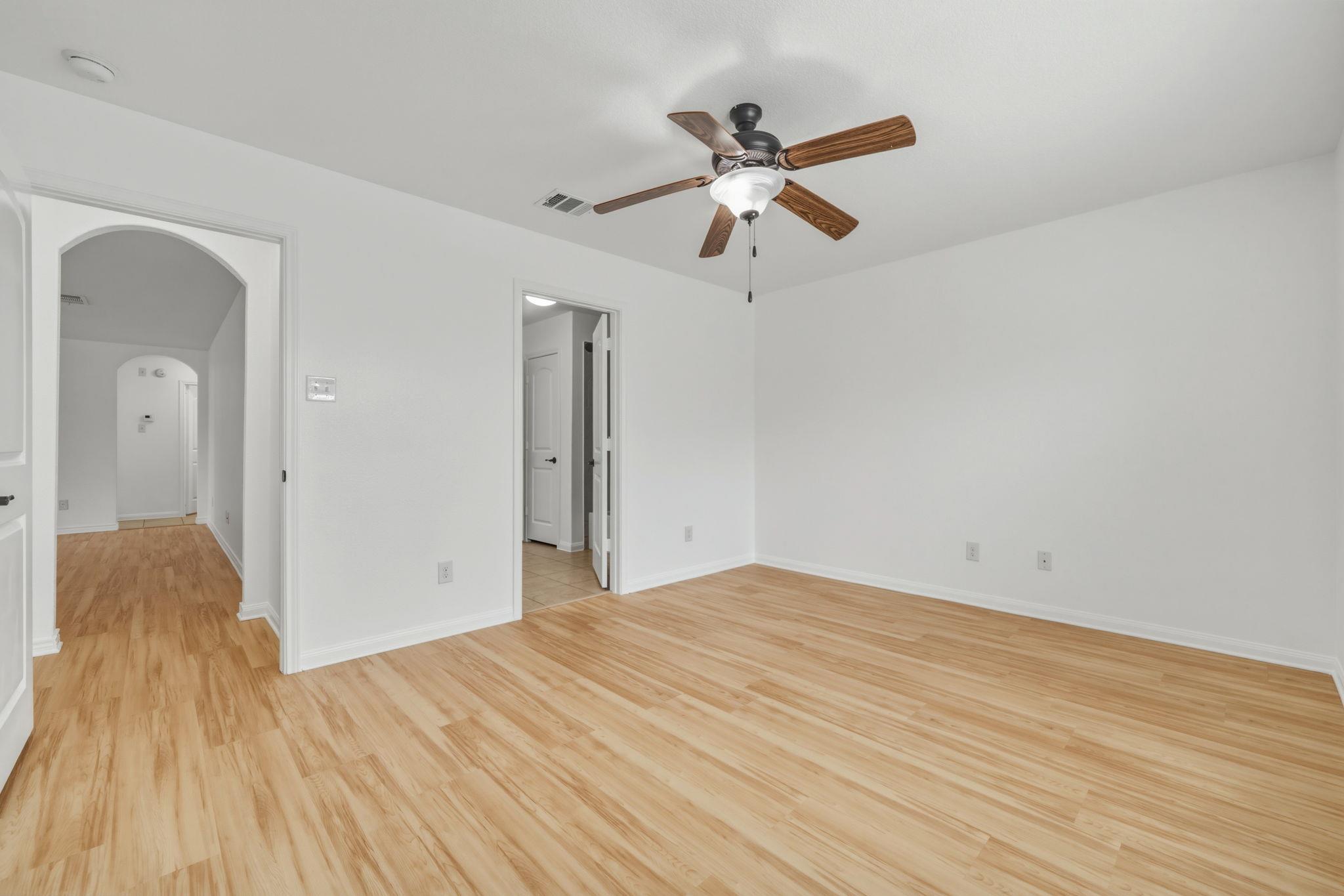 1437 Treeta Trl, Kyle, TX 78640