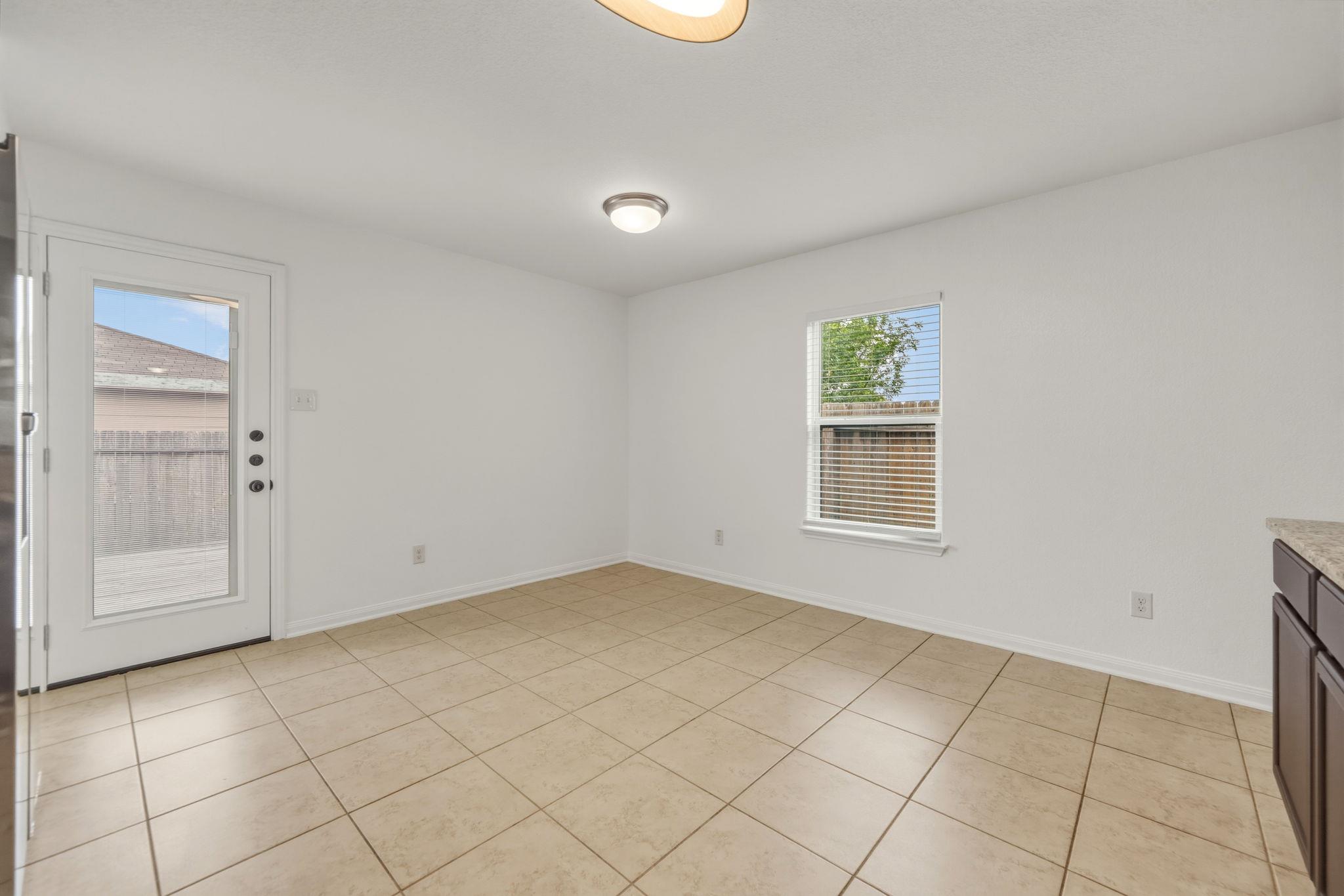 1437 Treeta Trl, Kyle, TX 78640