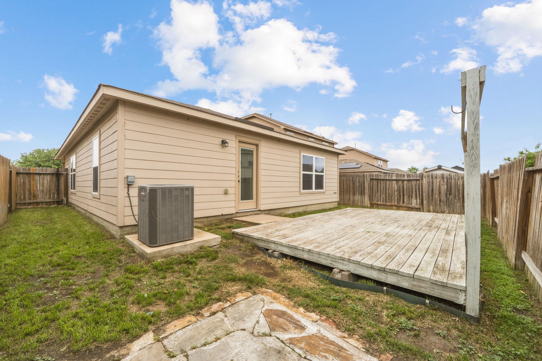 1437 Treeta Trl, Kyle, TX 78640