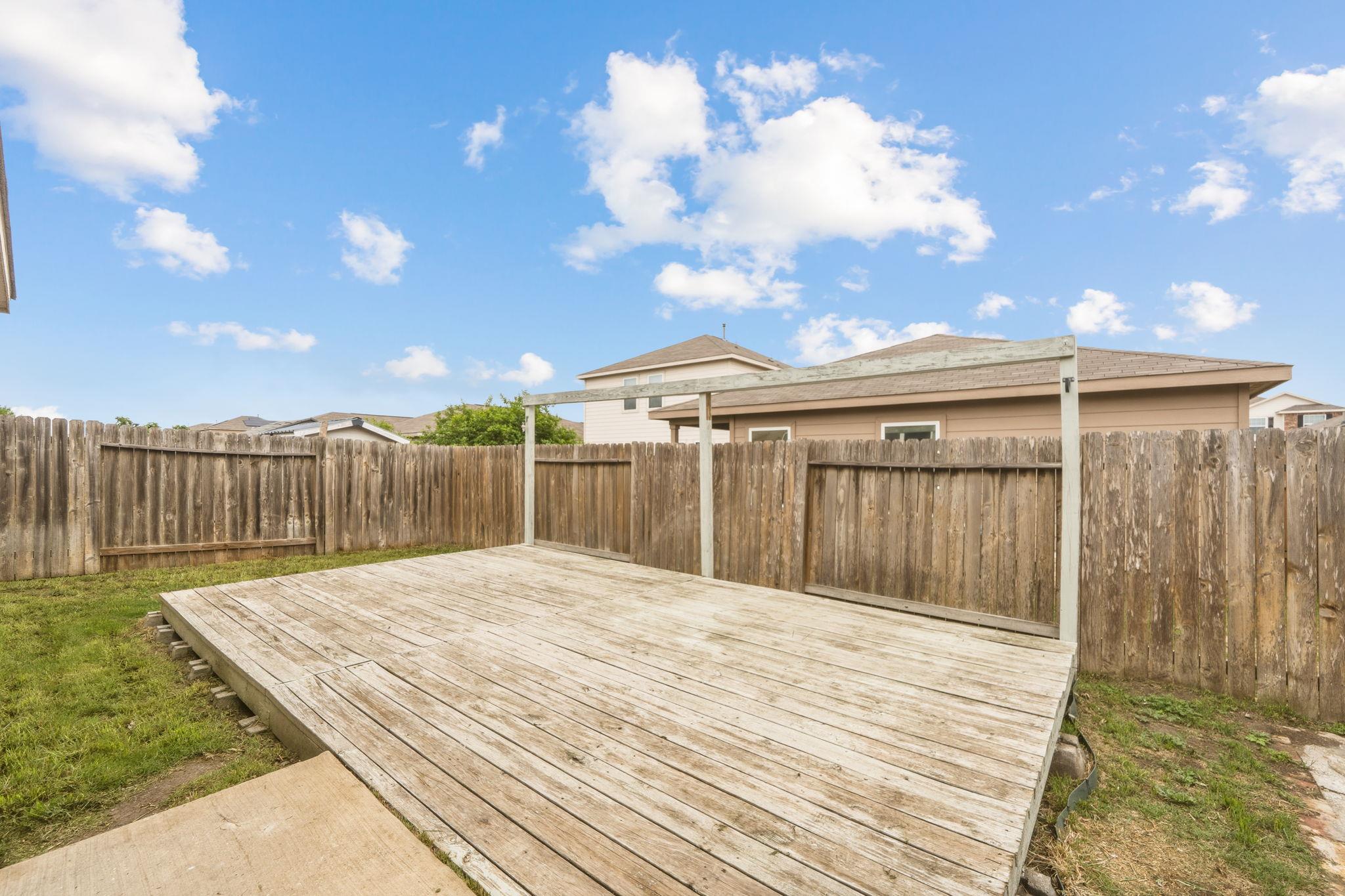 1437 Treeta Trl, Kyle, TX 78640