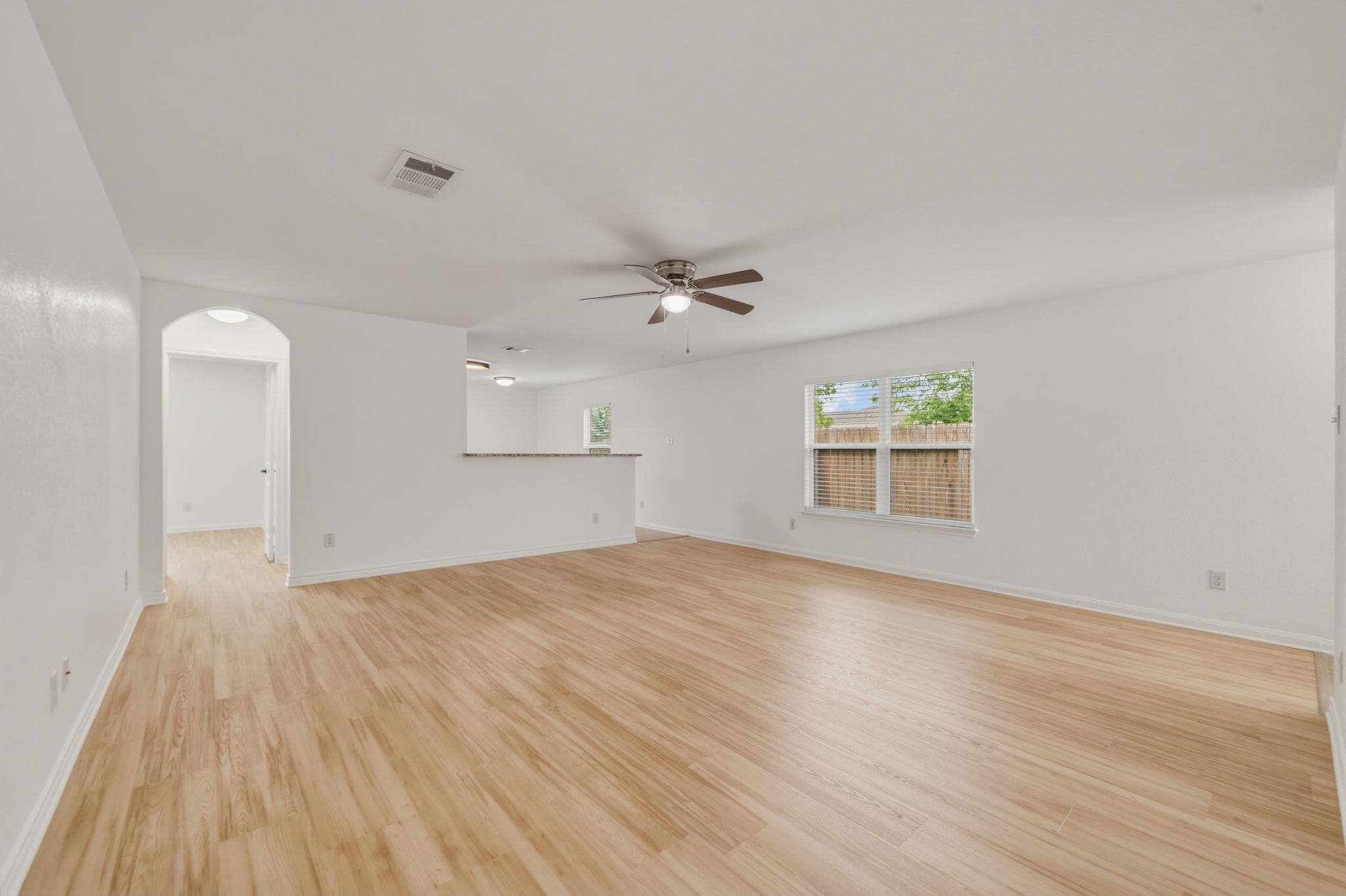1437 Treeta Trl, Kyle, TX 78640