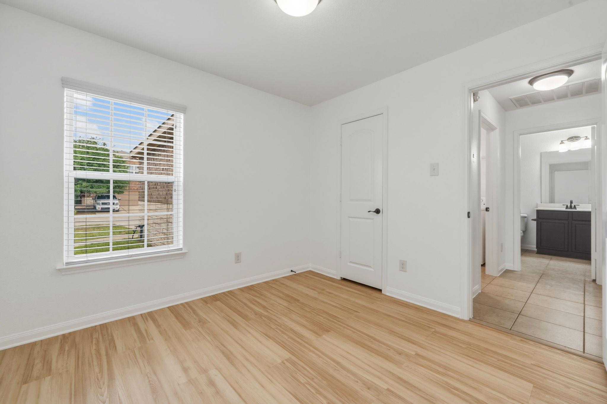 1437 Treeta Trl, Kyle, TX 78640
