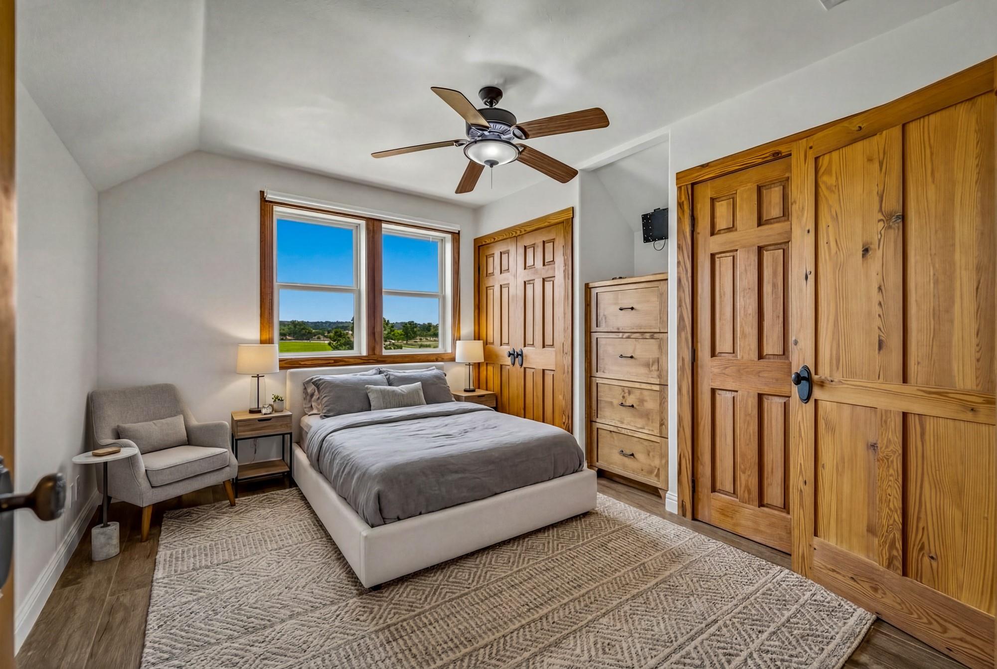 810 Clear Creek Ln, Fredericksburg, TX 78624