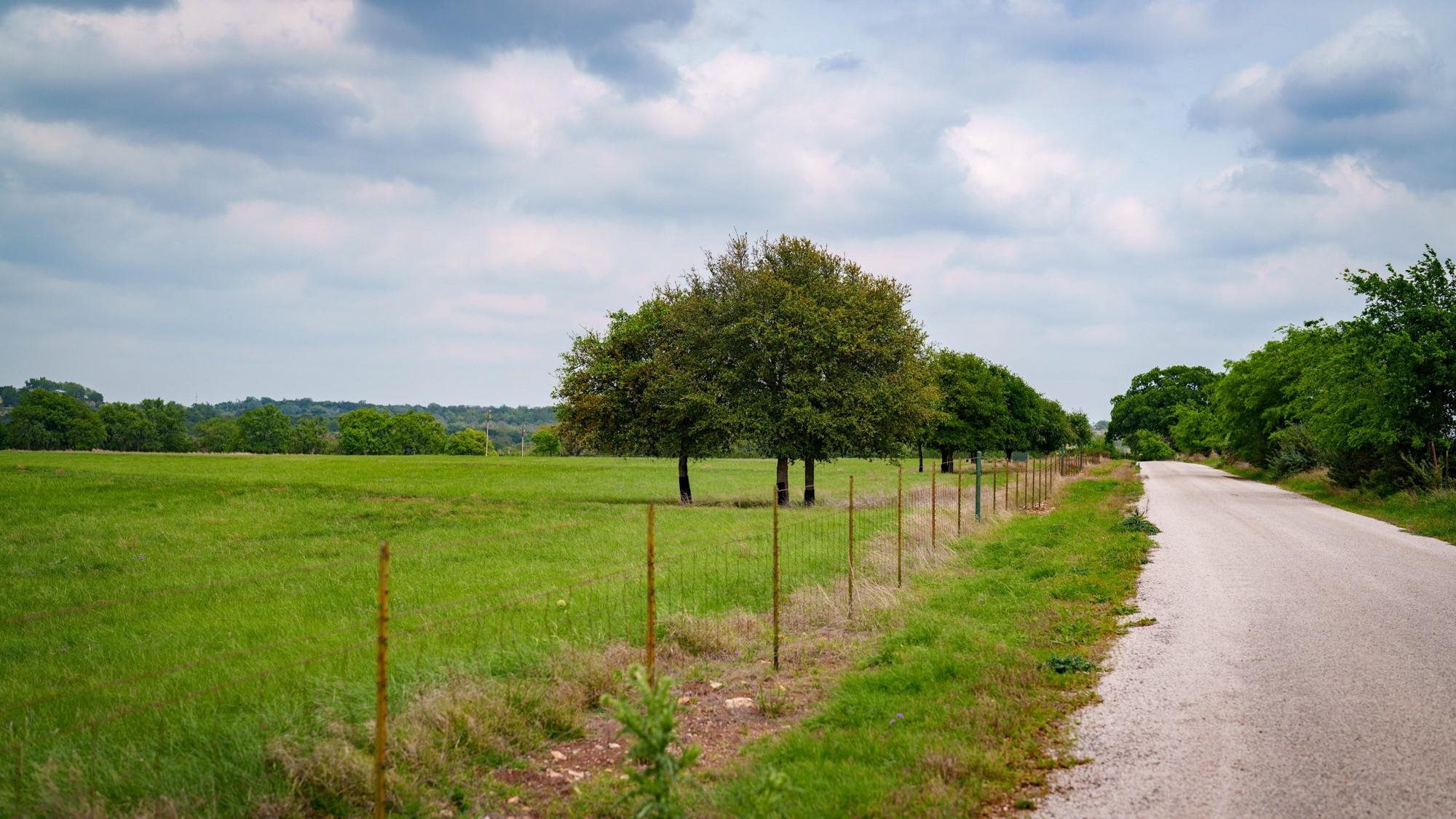 810 Clear Creek Ln, Fredericksburg, TX 78624