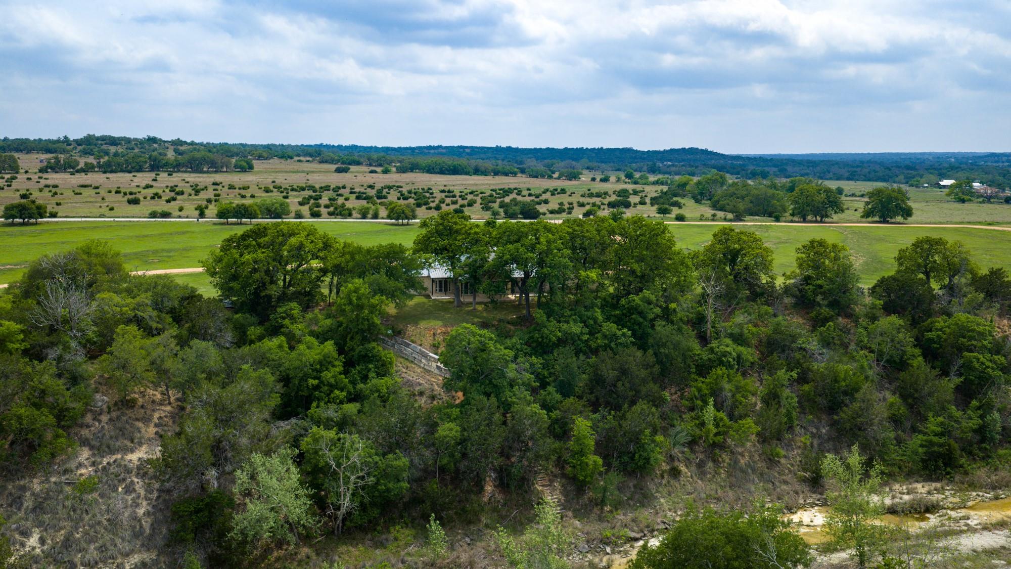 810 Clear Creek Ln, Fredericksburg, TX 78624