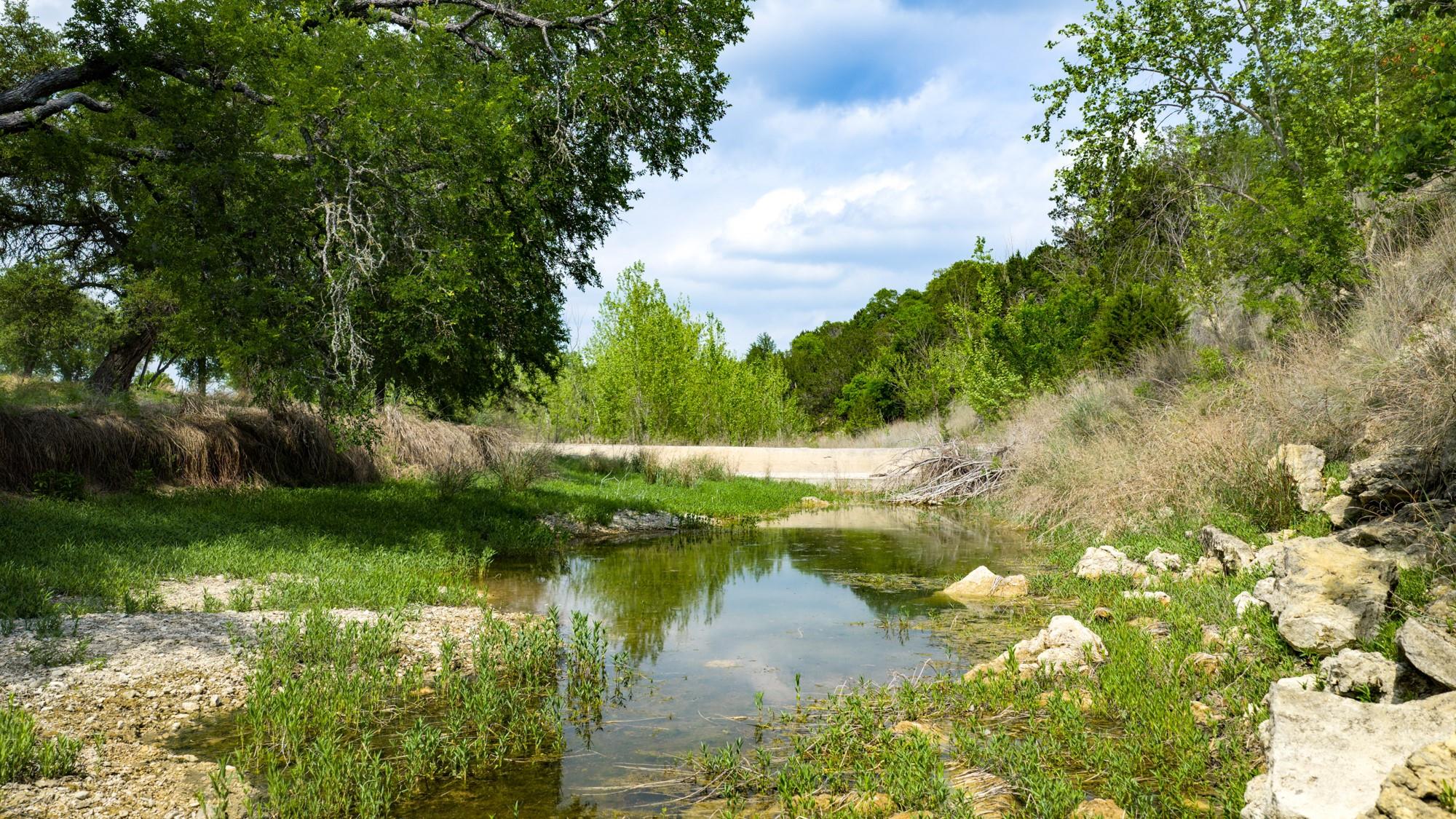810 Clear Creek Ln, Fredericksburg, TX 78624