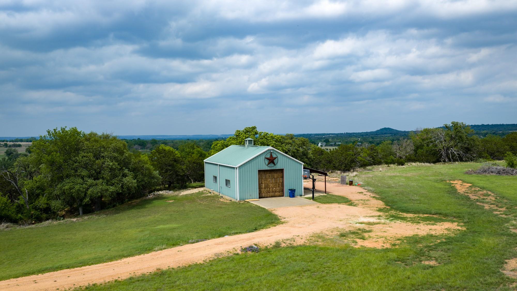 810 Clear Creek Ln, Fredericksburg, TX 78624