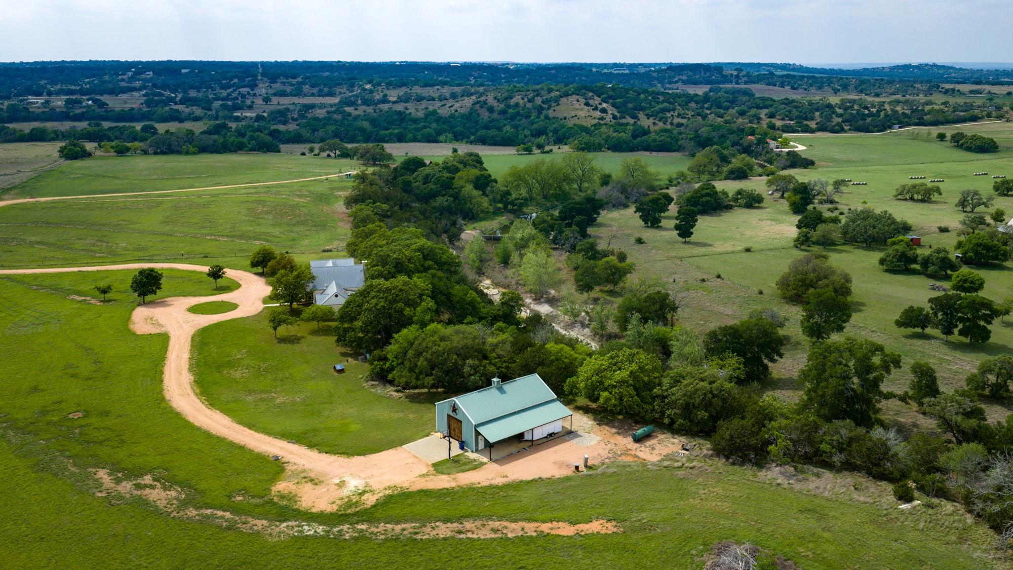 810 Clear Creek Ln, Fredericksburg, TX 78624