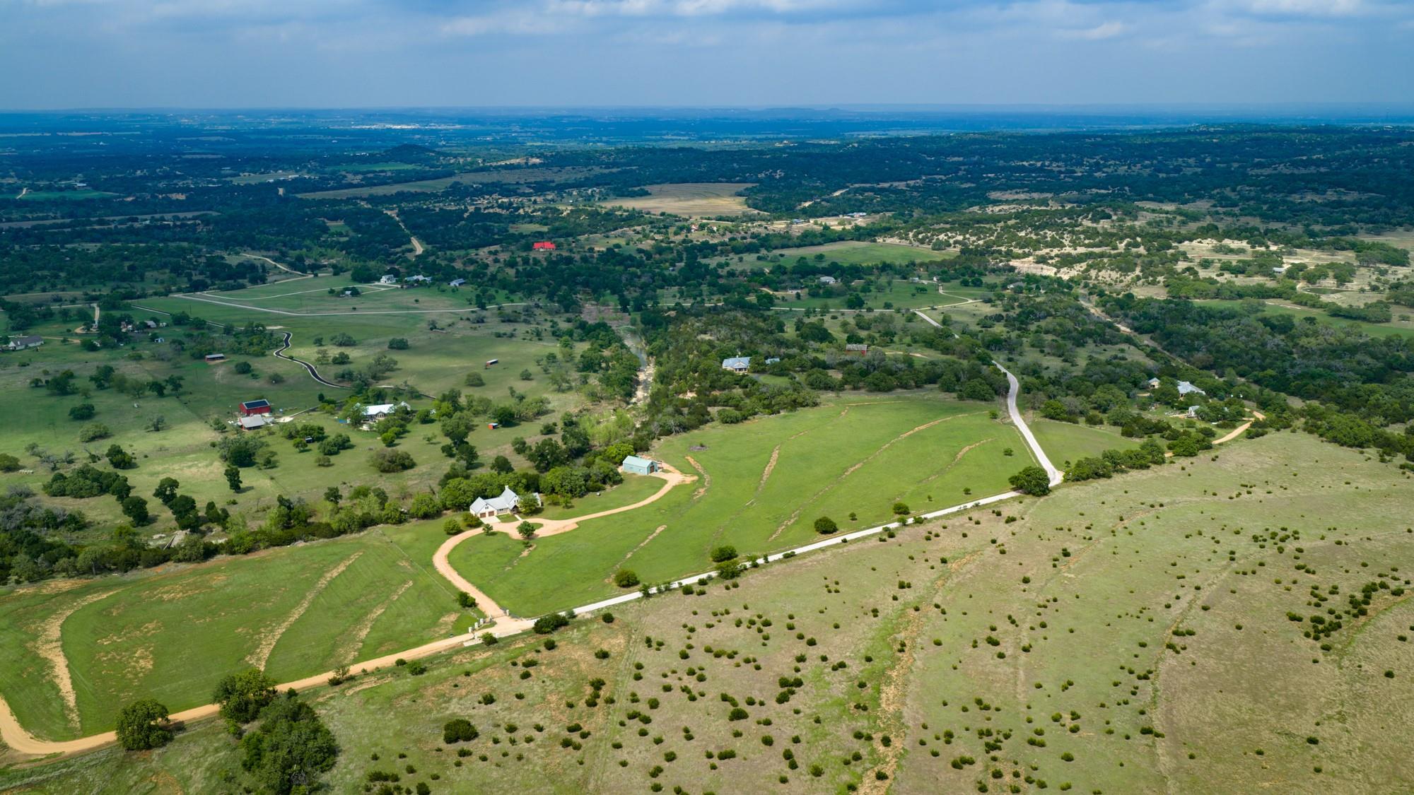 810 Clear Creek Ln, Fredericksburg, TX 78624