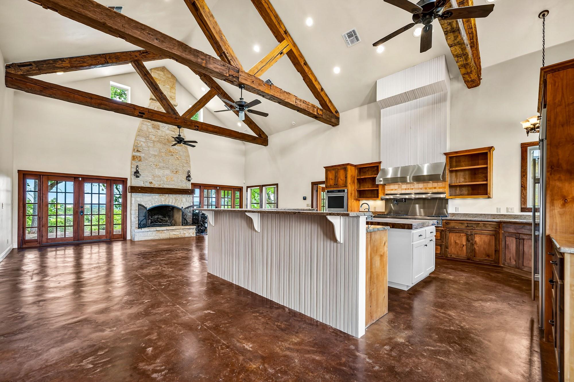 810 Clear Creek Ln, Fredericksburg, TX 78624