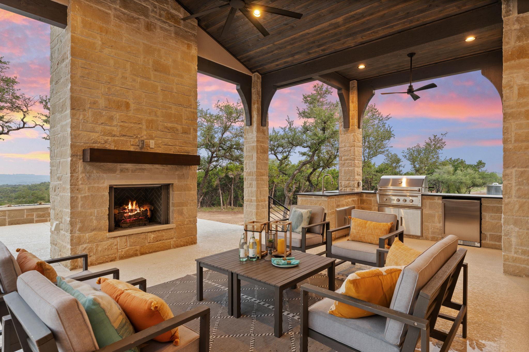 1149 Canyon Crossing View, Dripping Springs, TX 78620