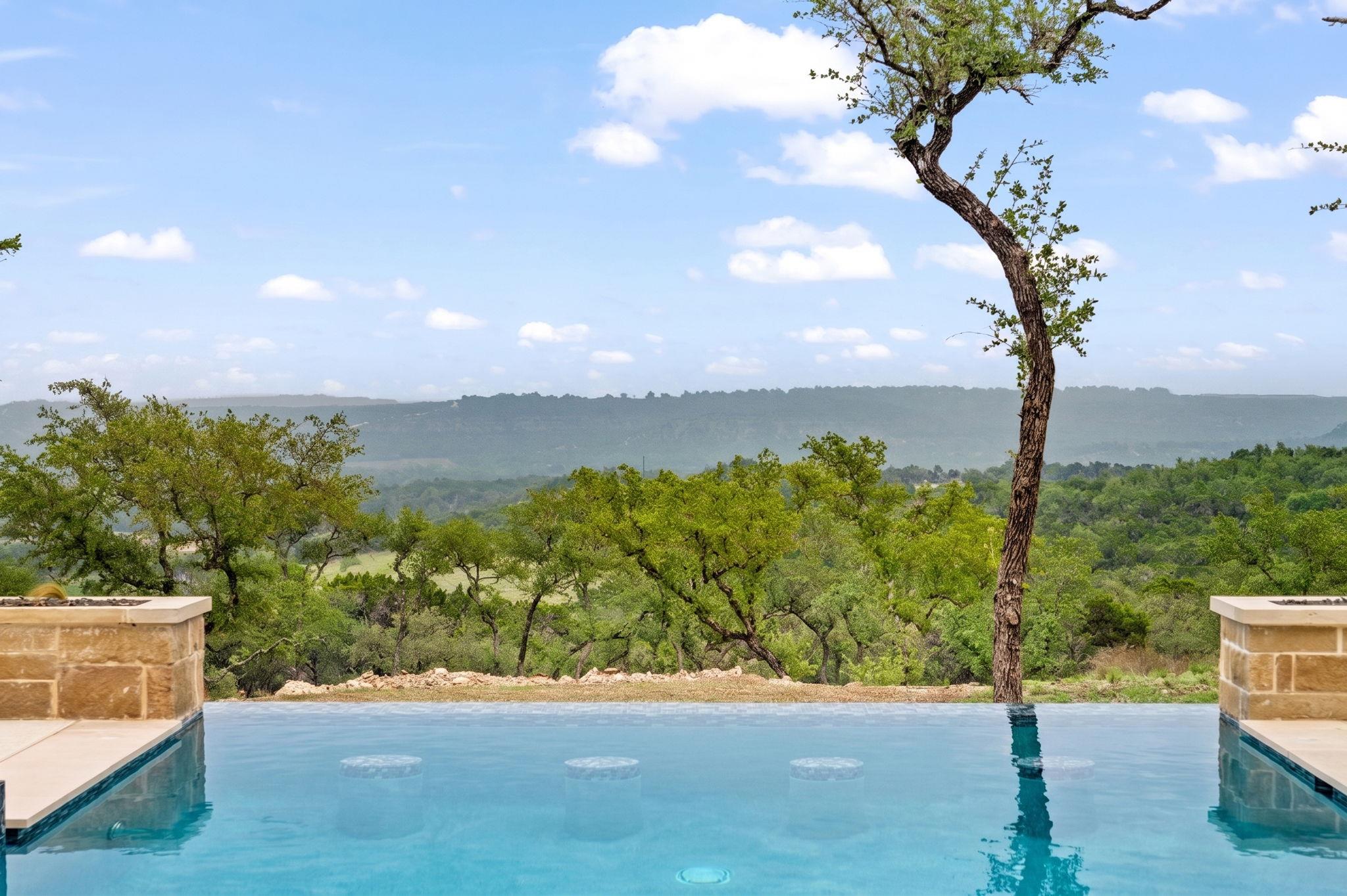 1149 Canyon Crossing View, Dripping Springs, TX 78620